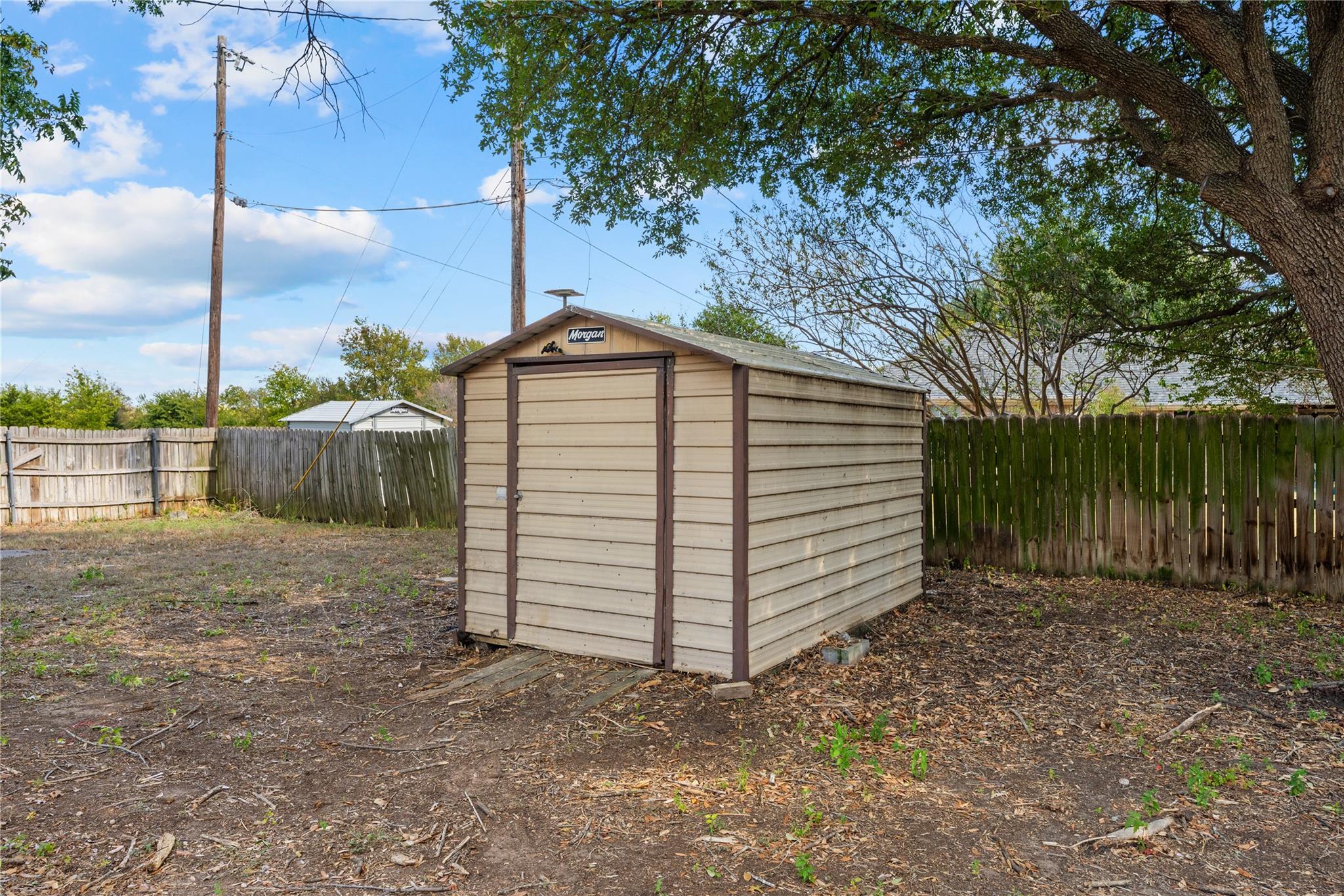 main property photo 23