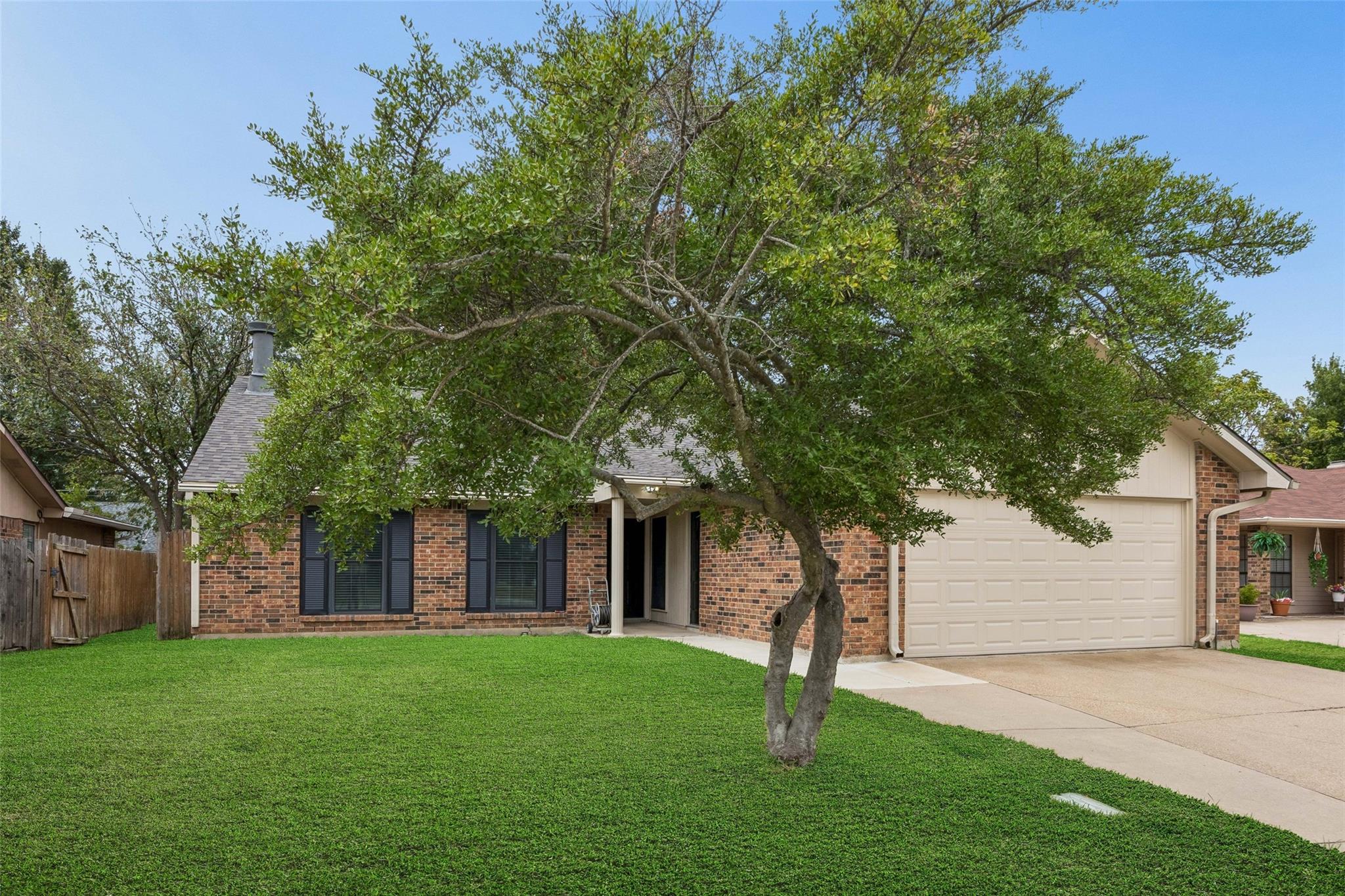 main property photo 23