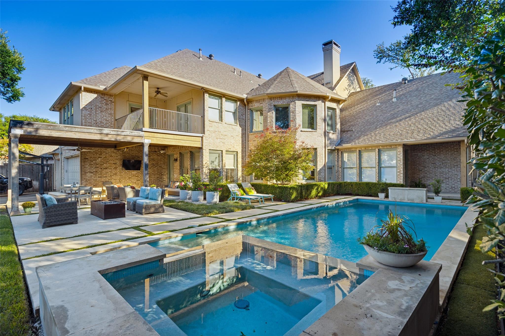 main property photo 38