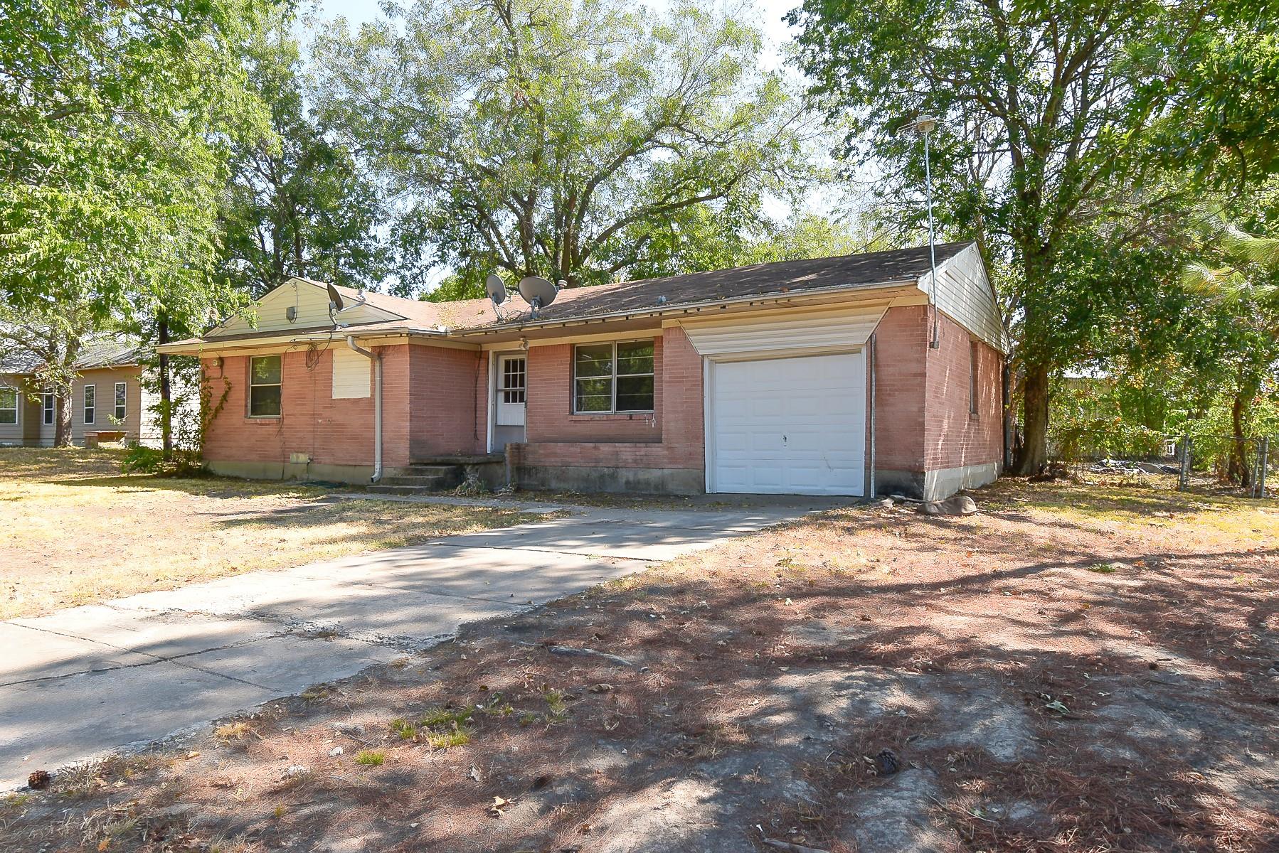 main property photo 37