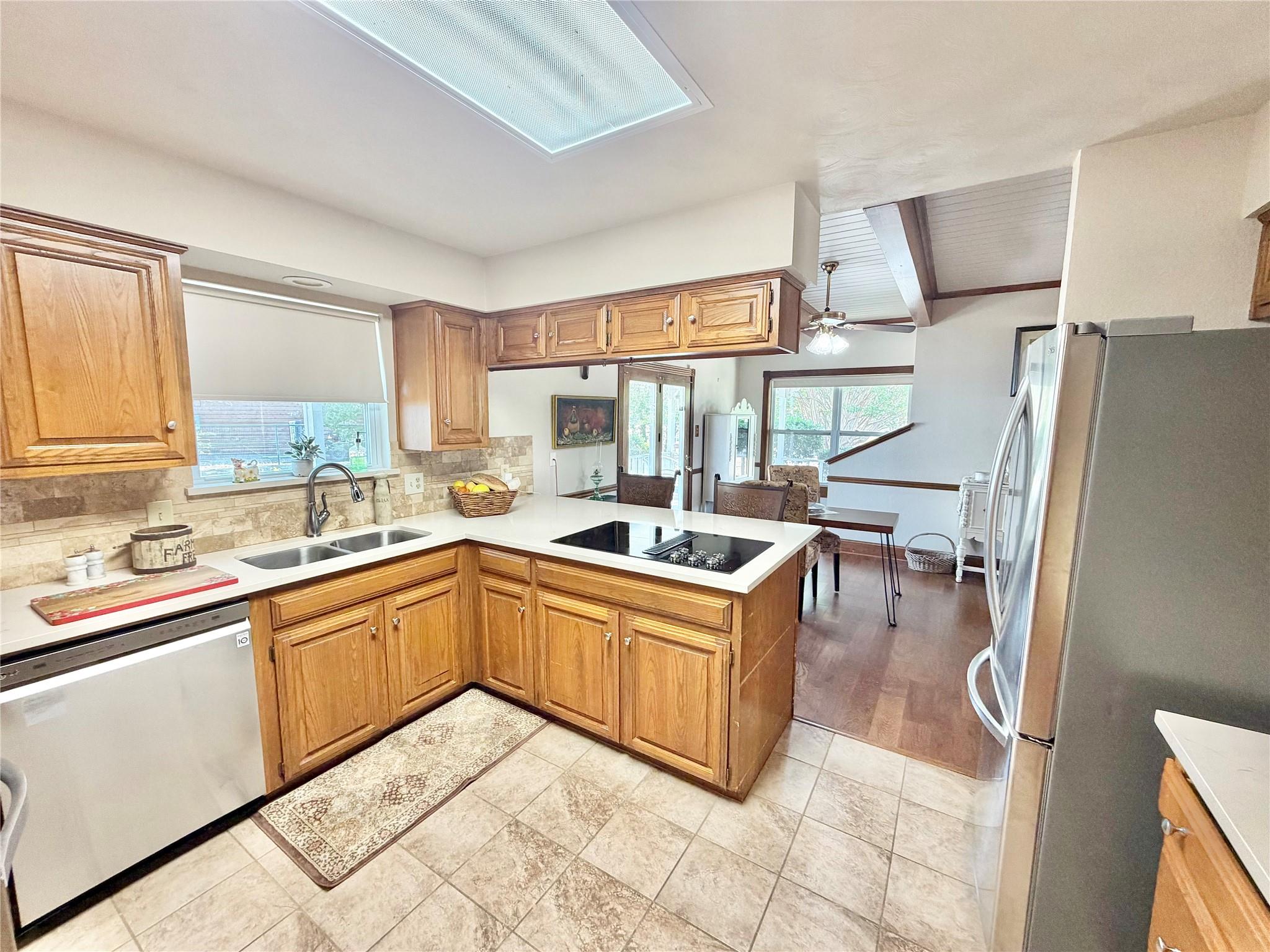 main property photo 19
