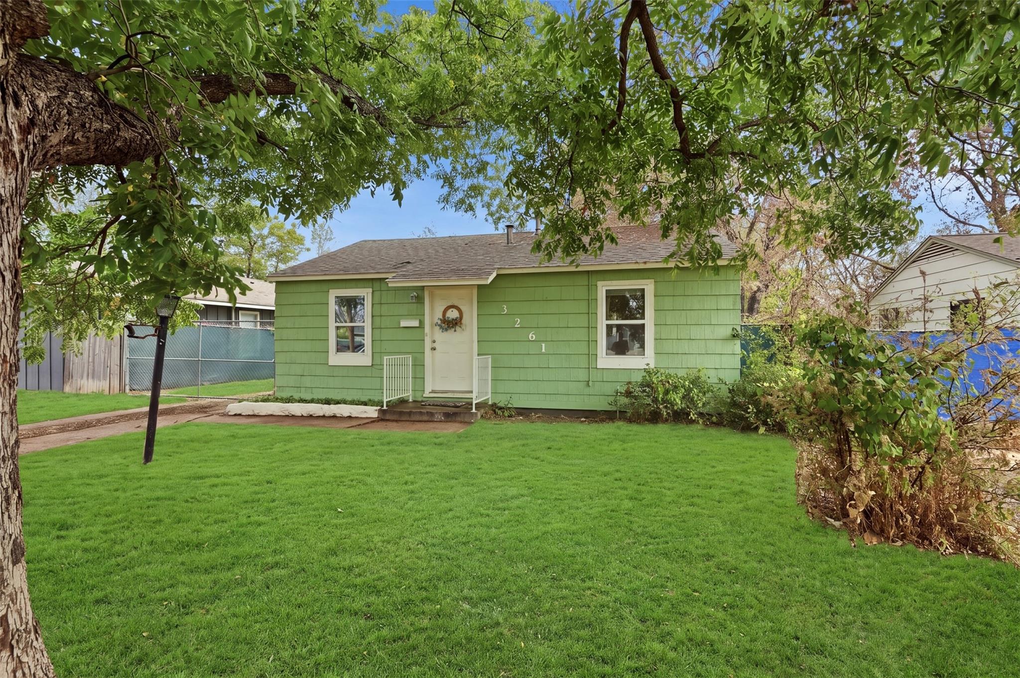 main property photo 5
