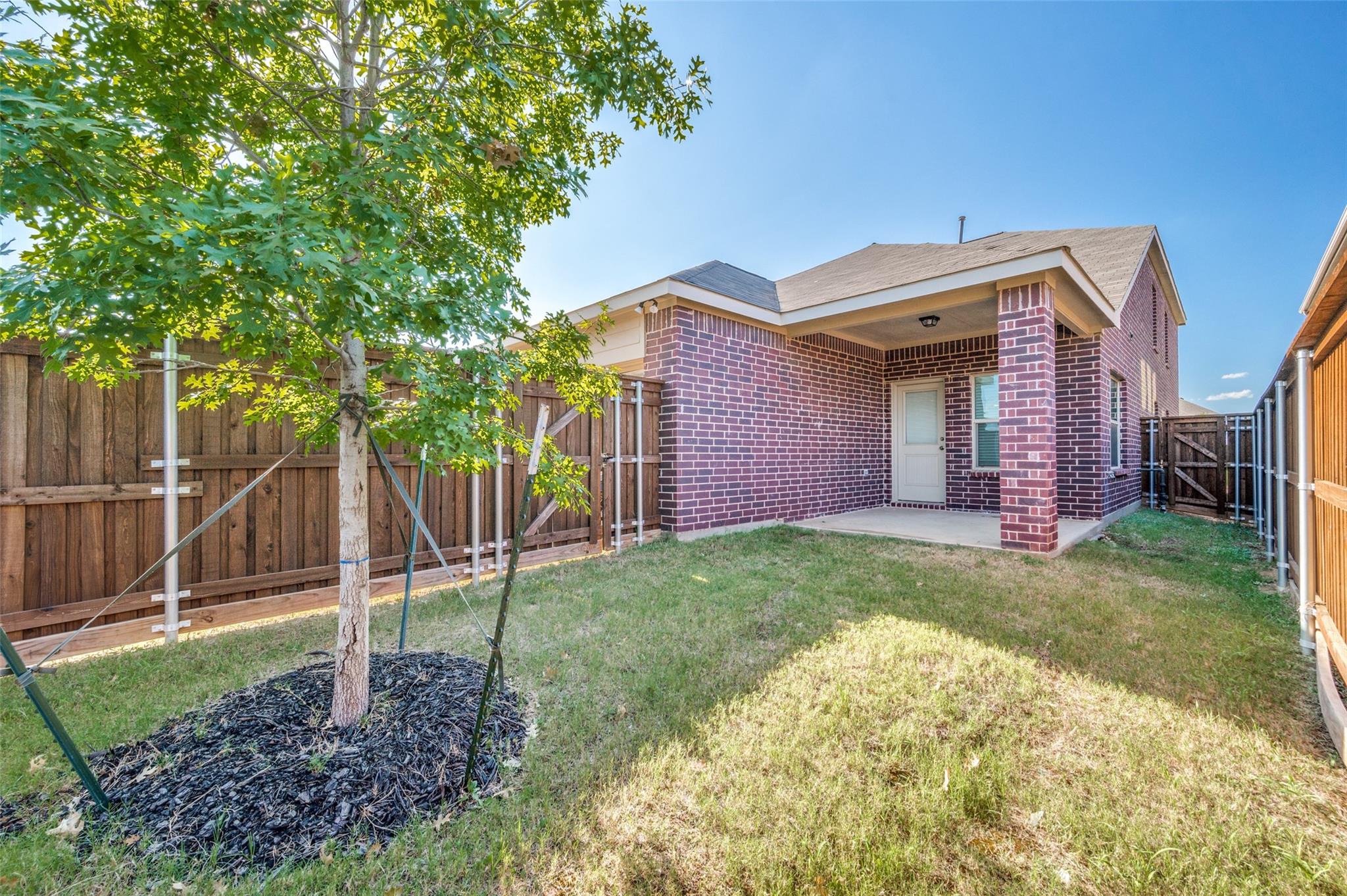 main property photo 23