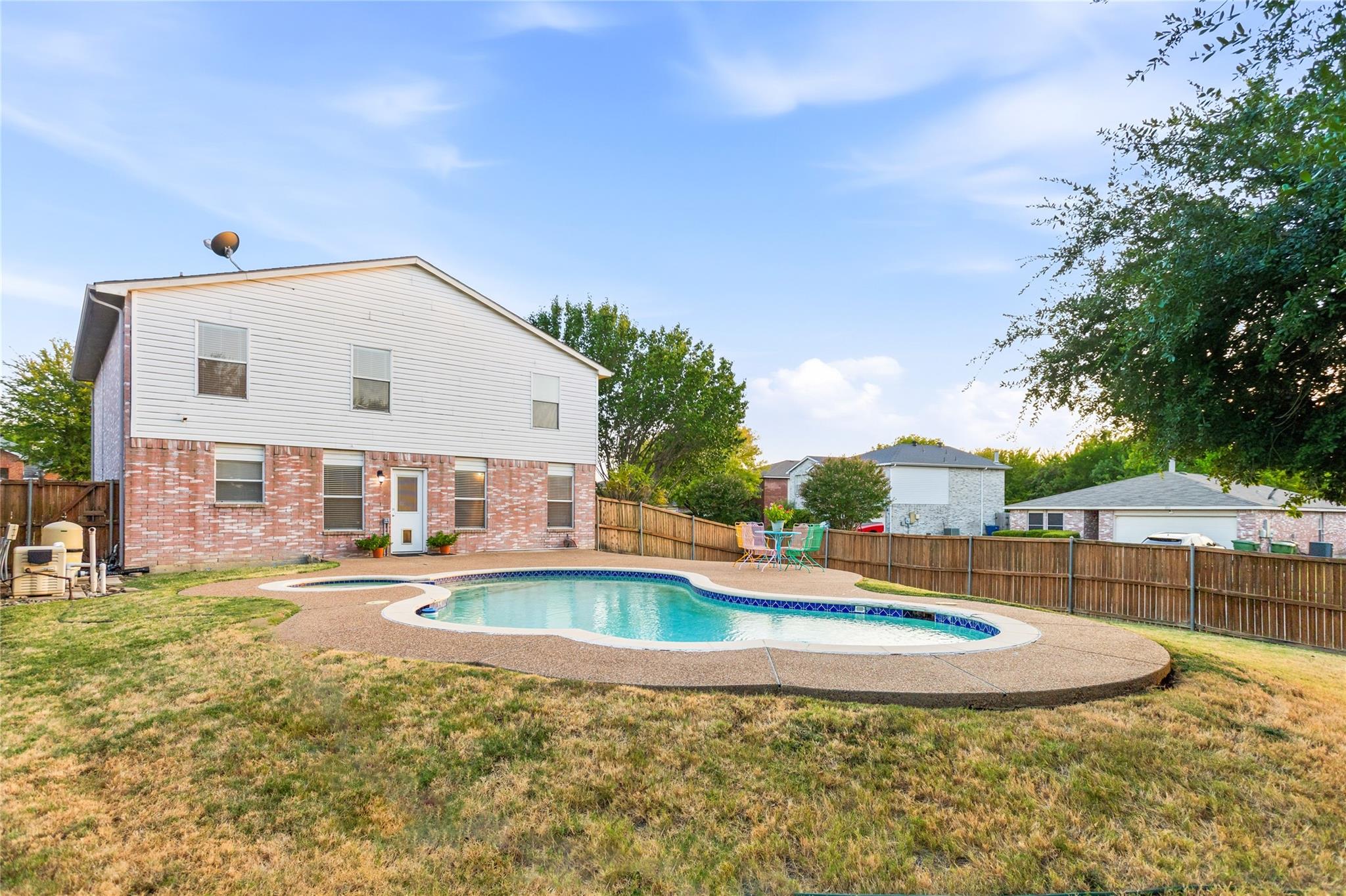 main property photo 30