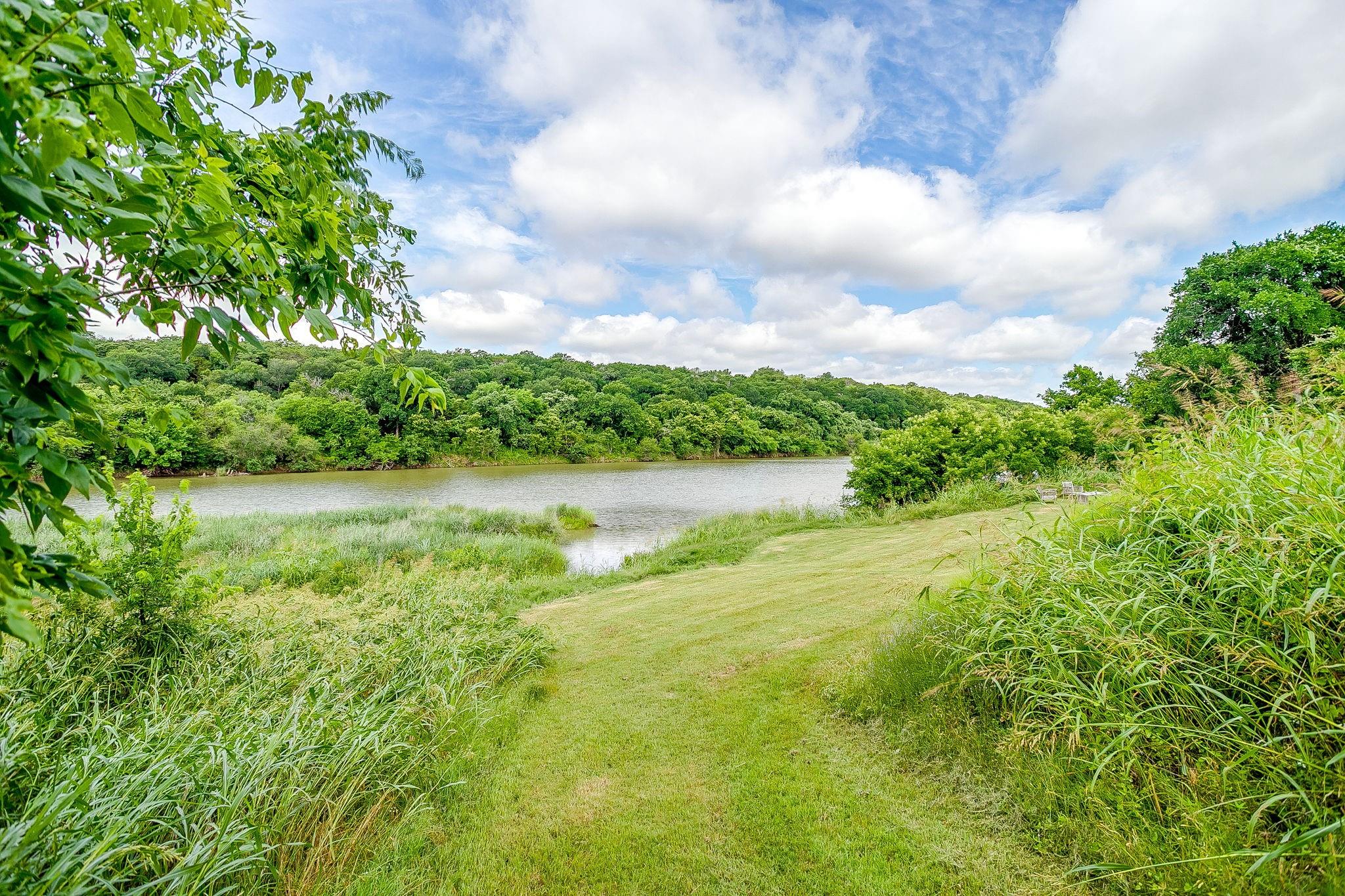 main property photo 13