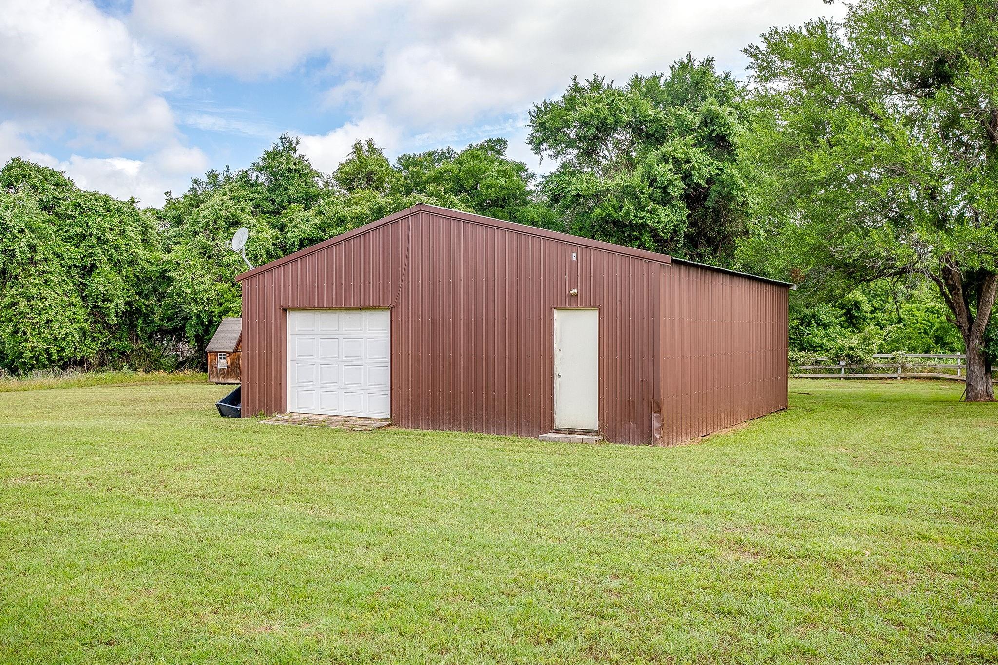 main property photo 37