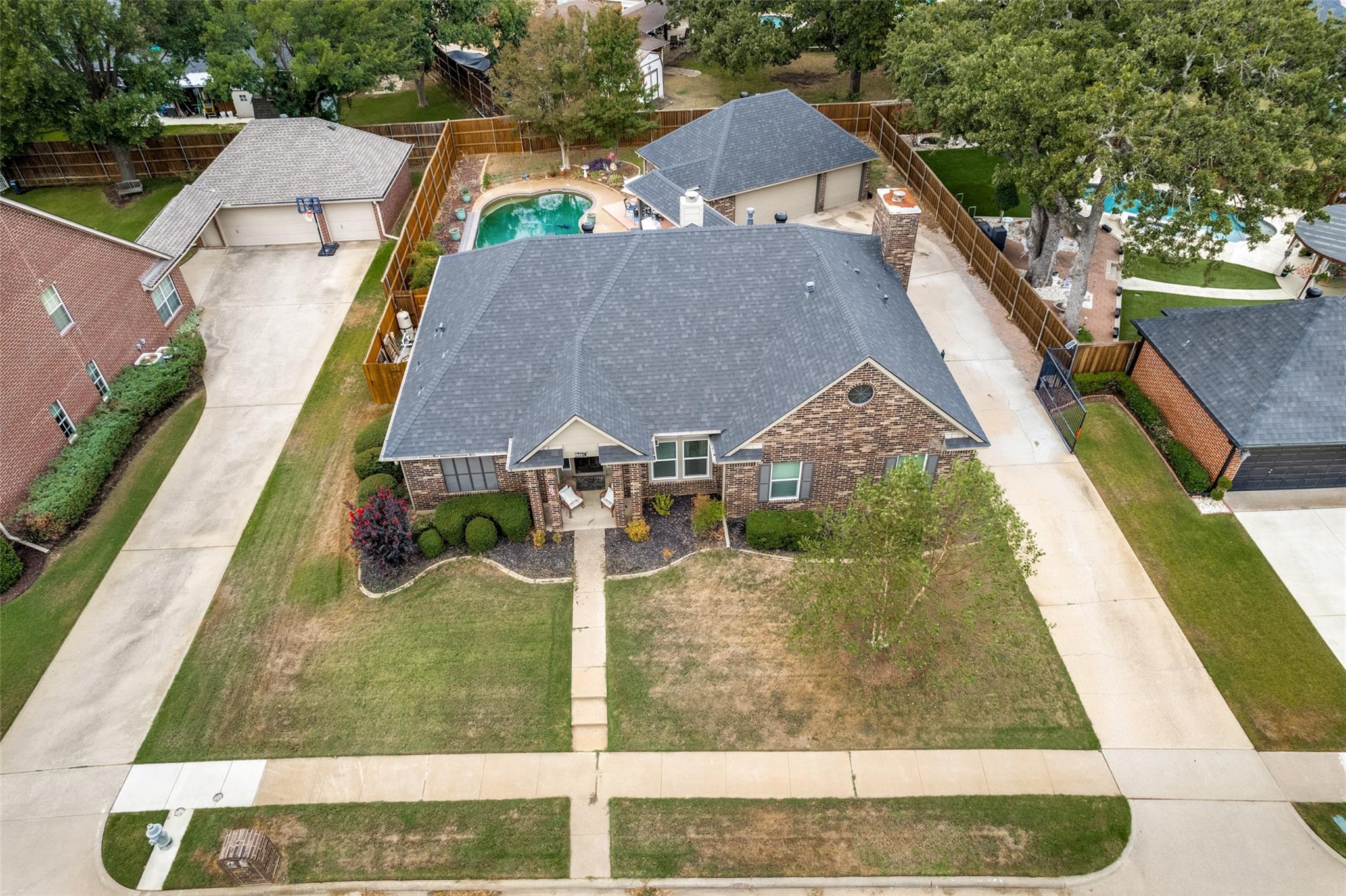 main property photo 25