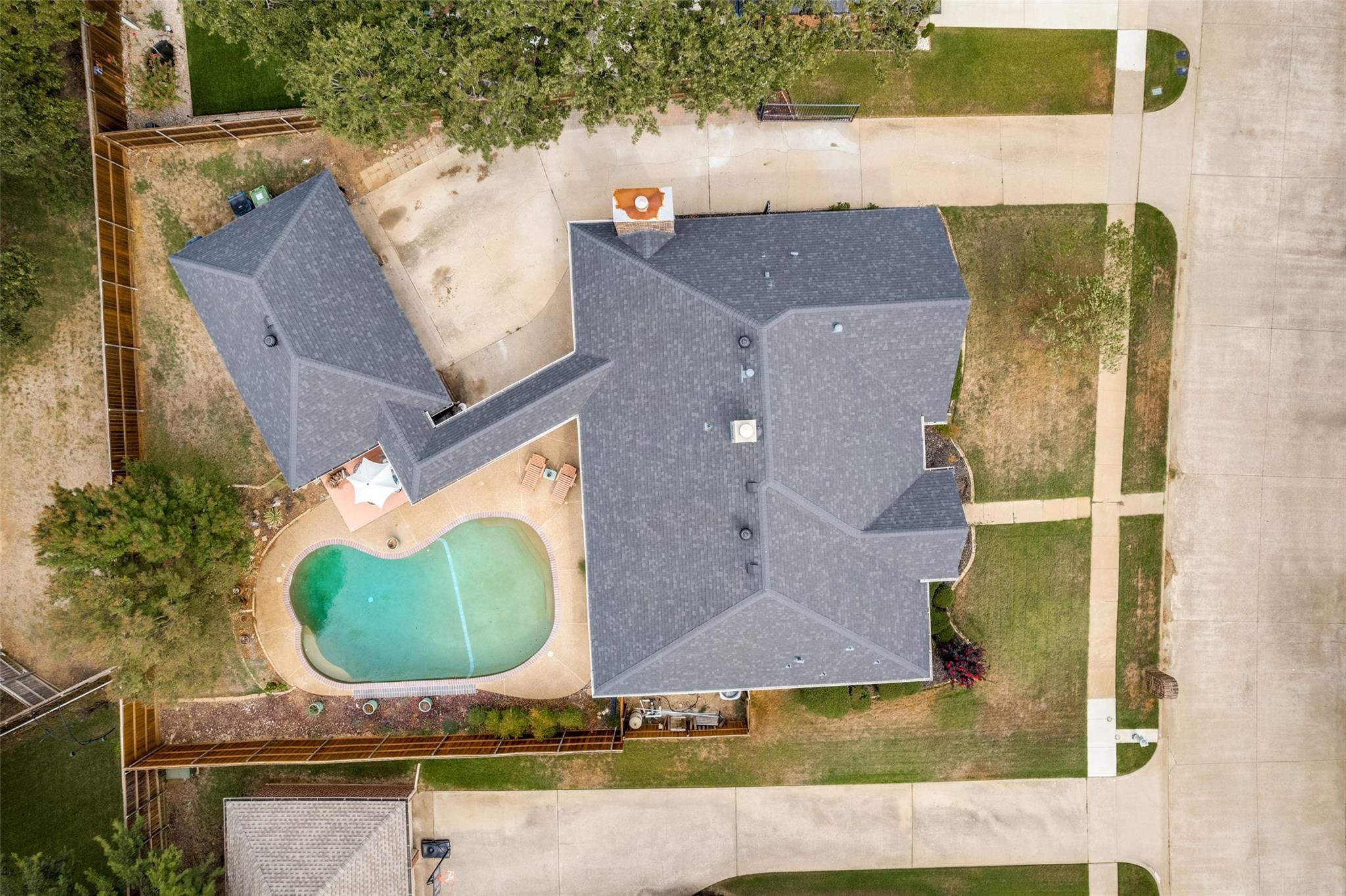 main property photo 26