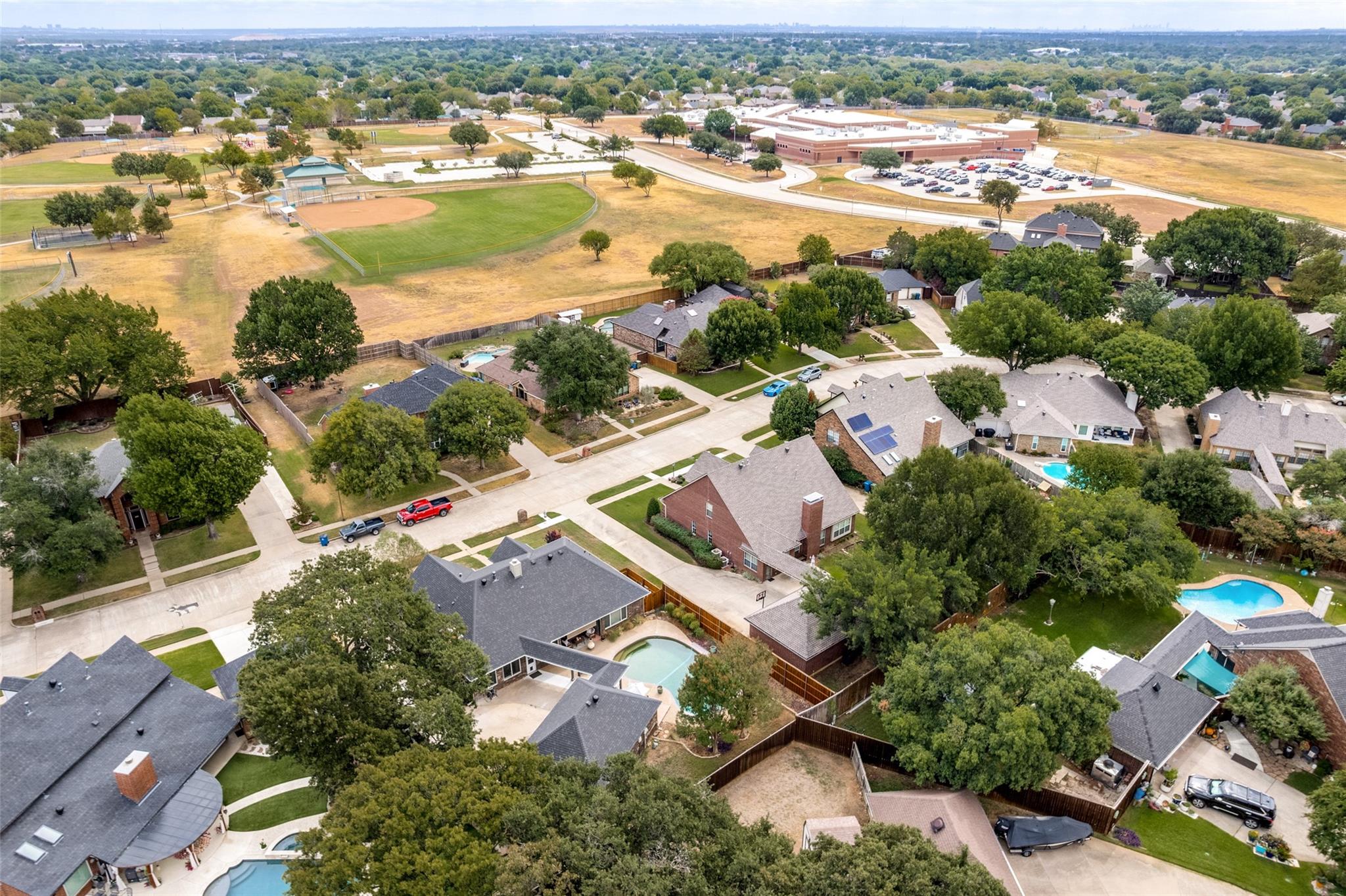 main property photo 28