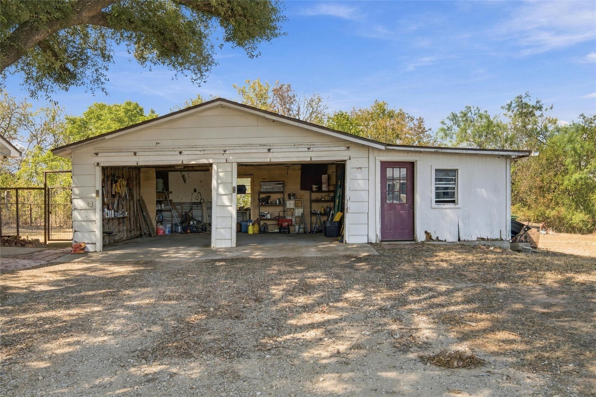 main property photo 23