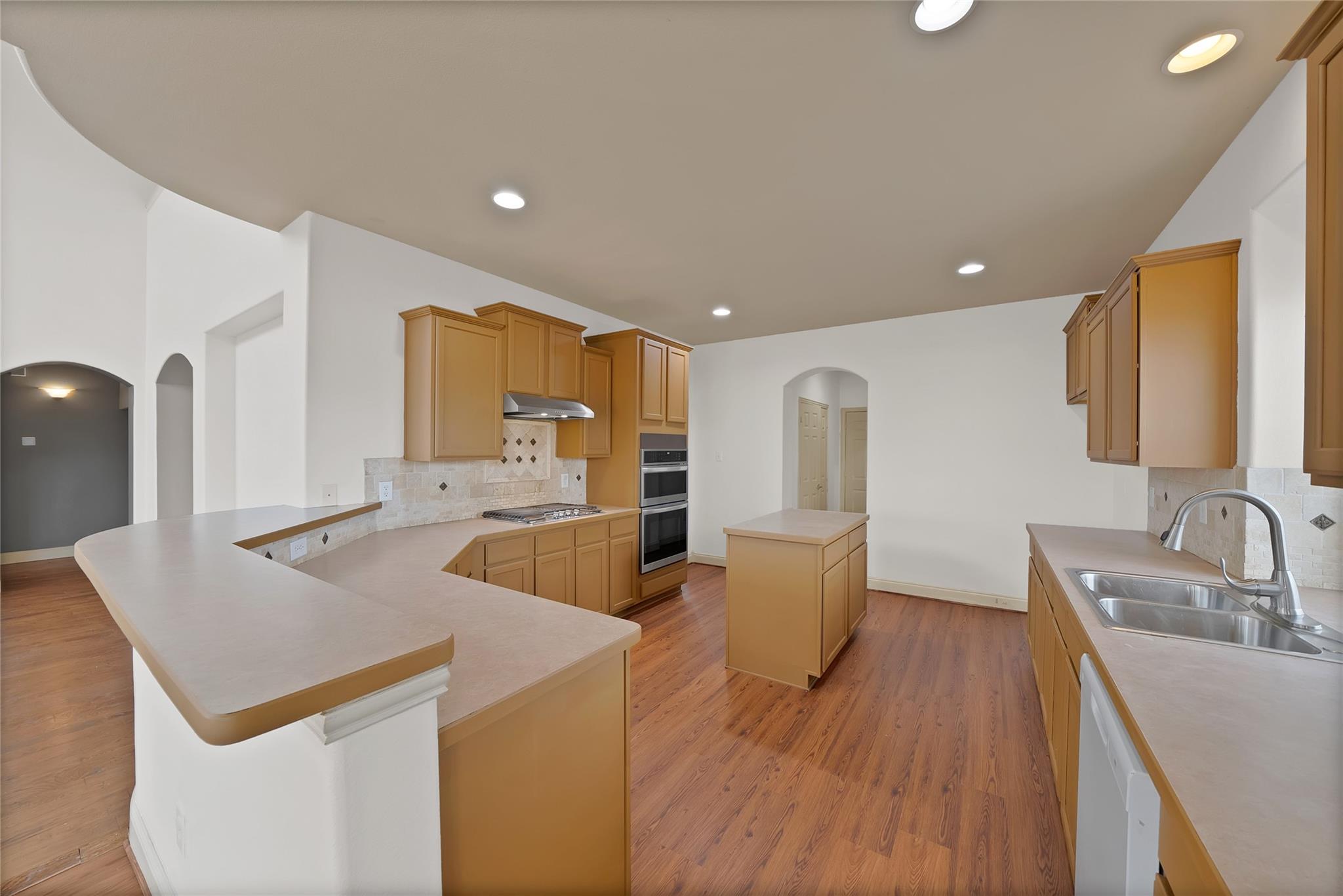 main property photo 9
