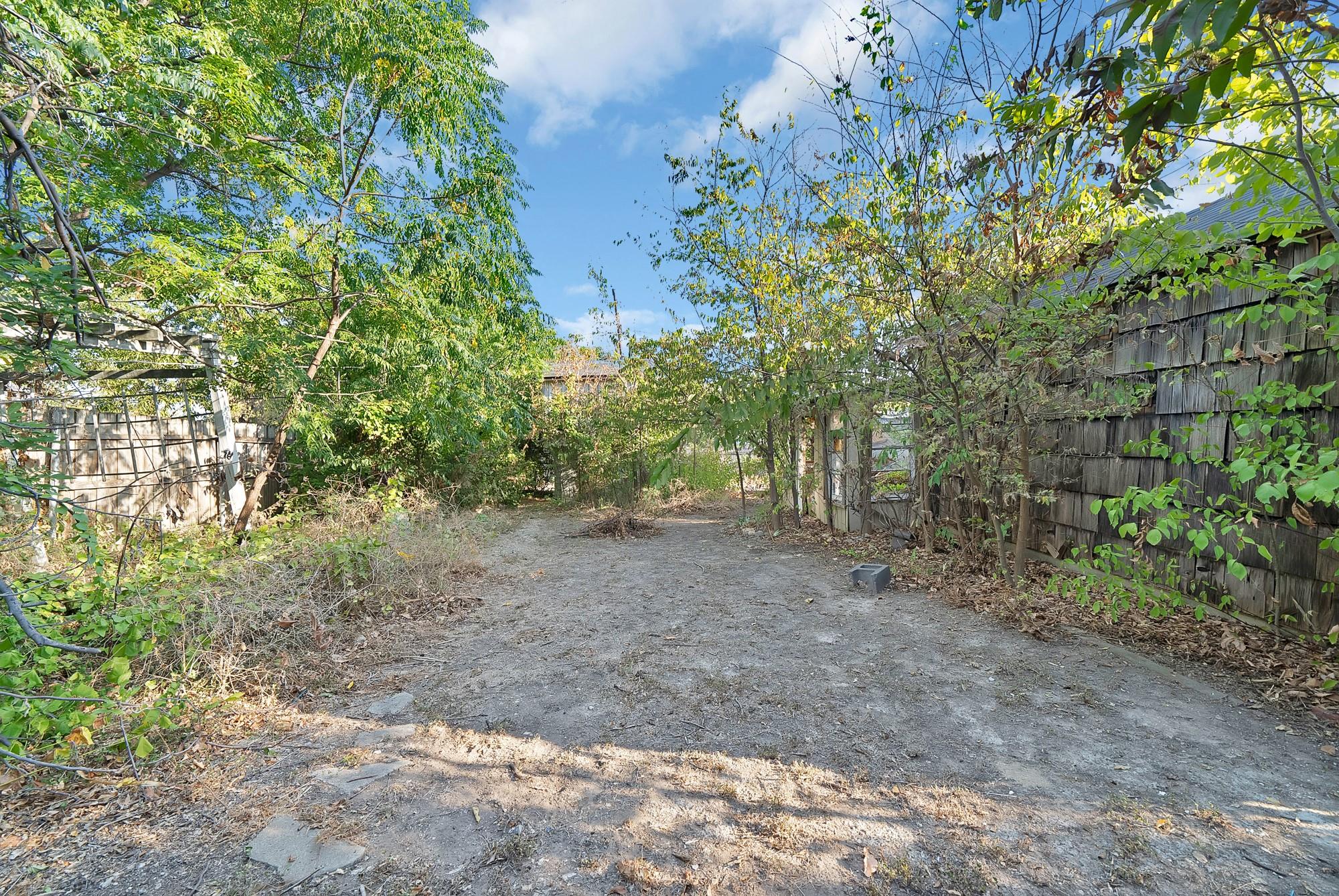 main property photo 34