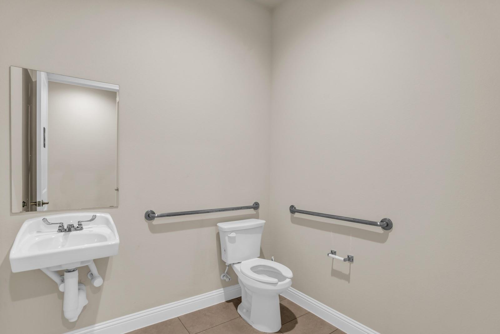 main property photo 23