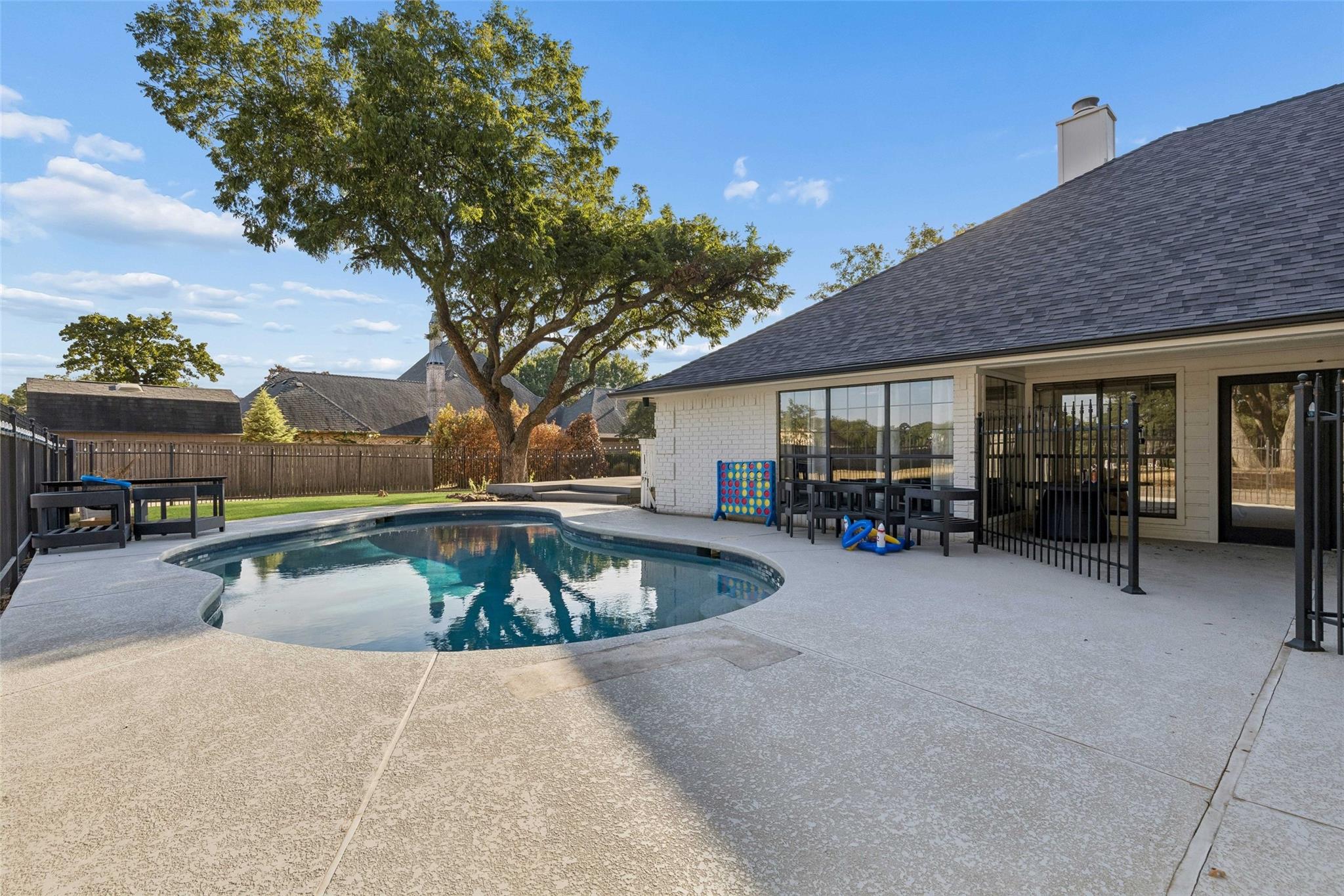 main property photo 15