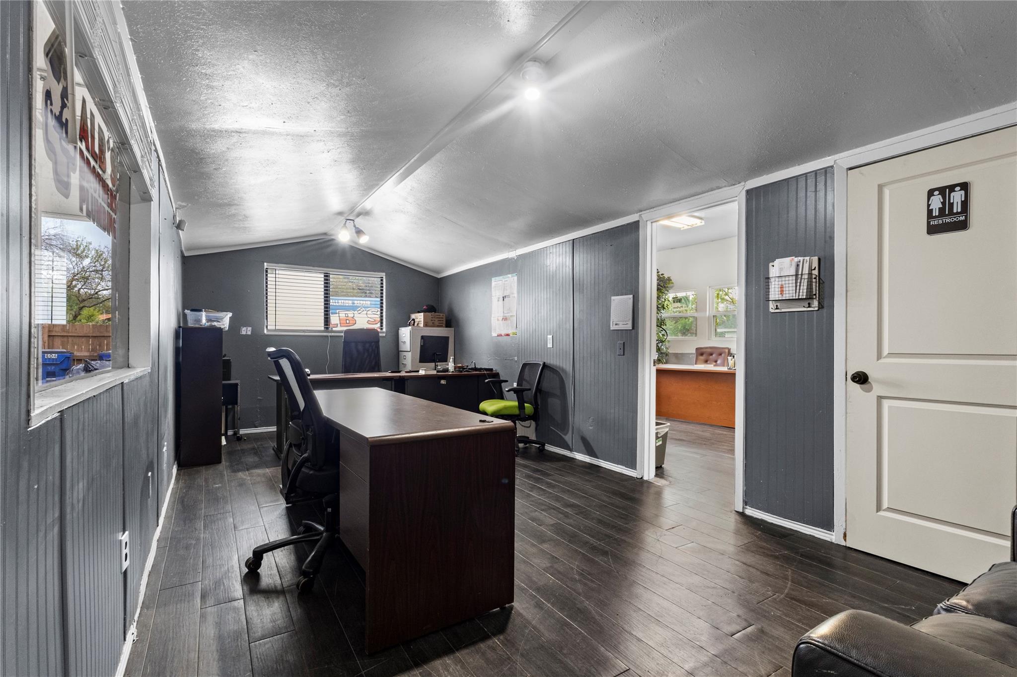 main property photo 23