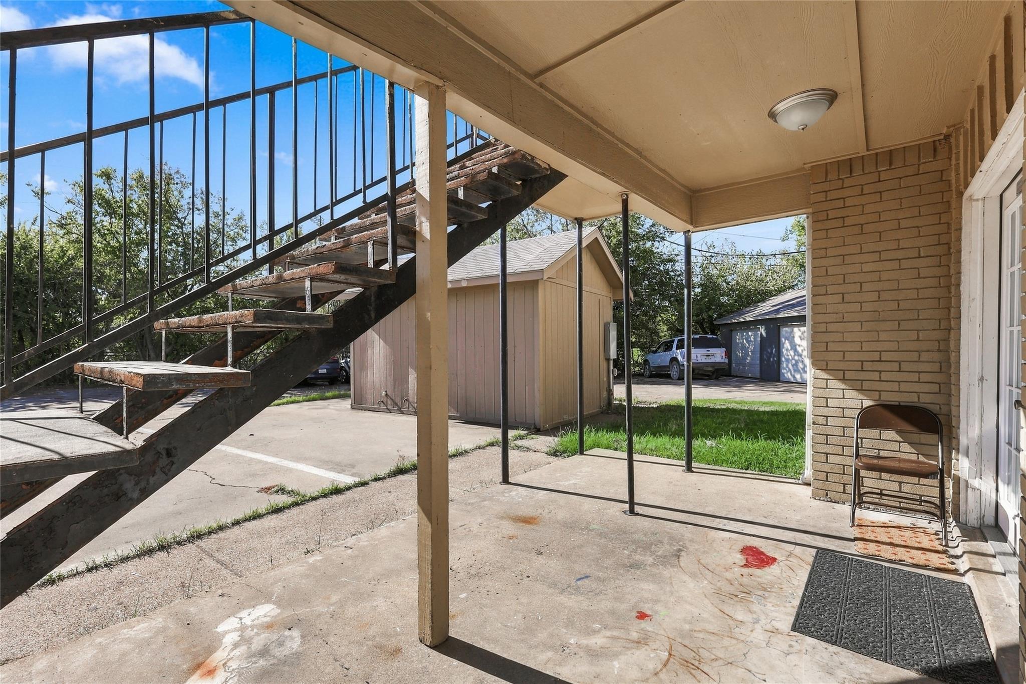 main property photo 23