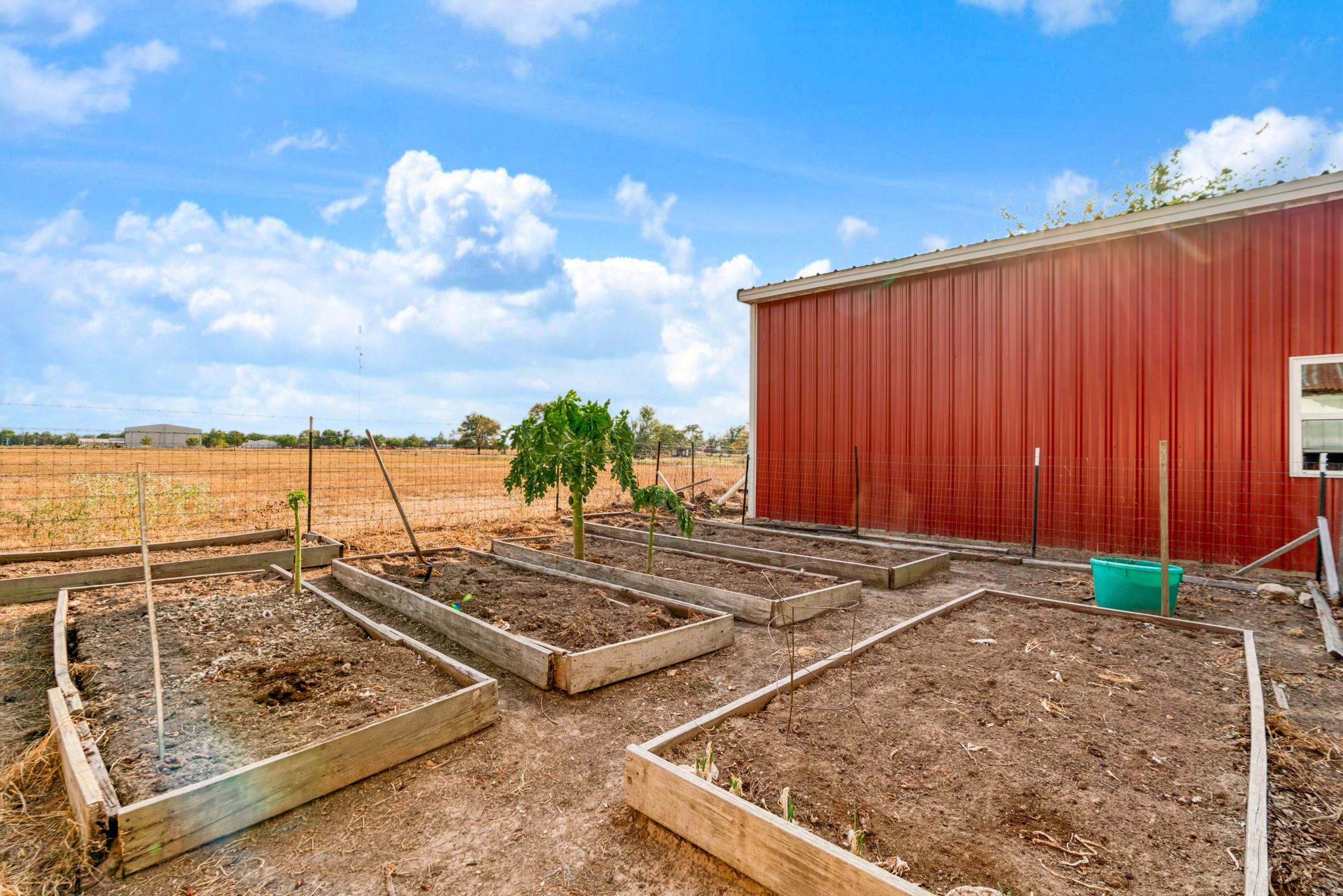 main property photo 19