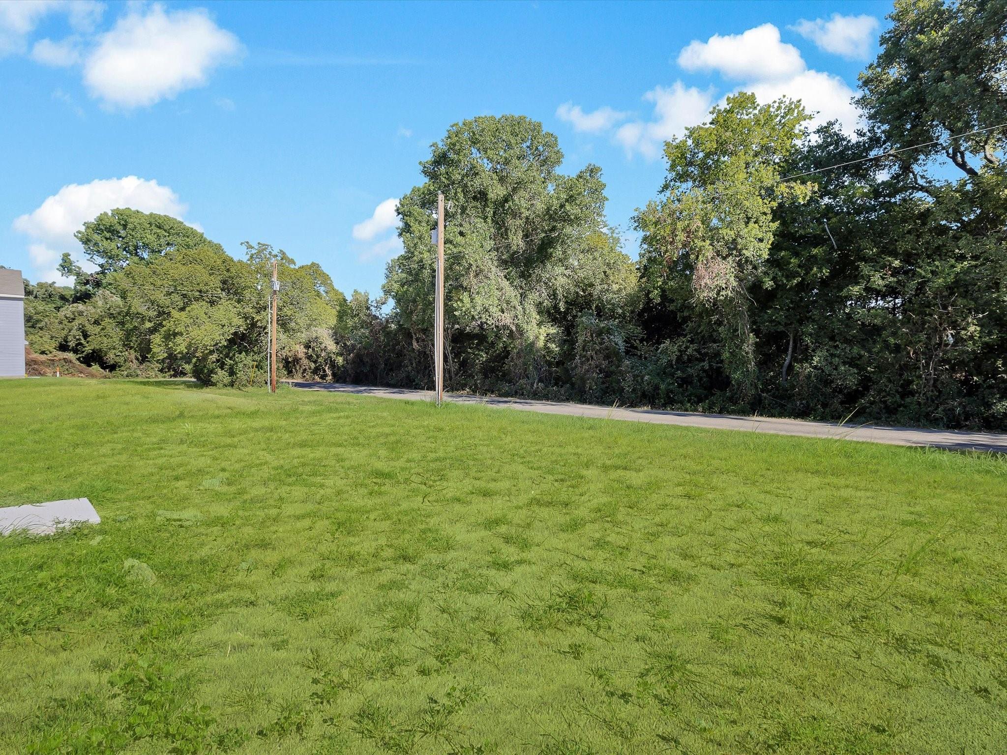 main property photo 22