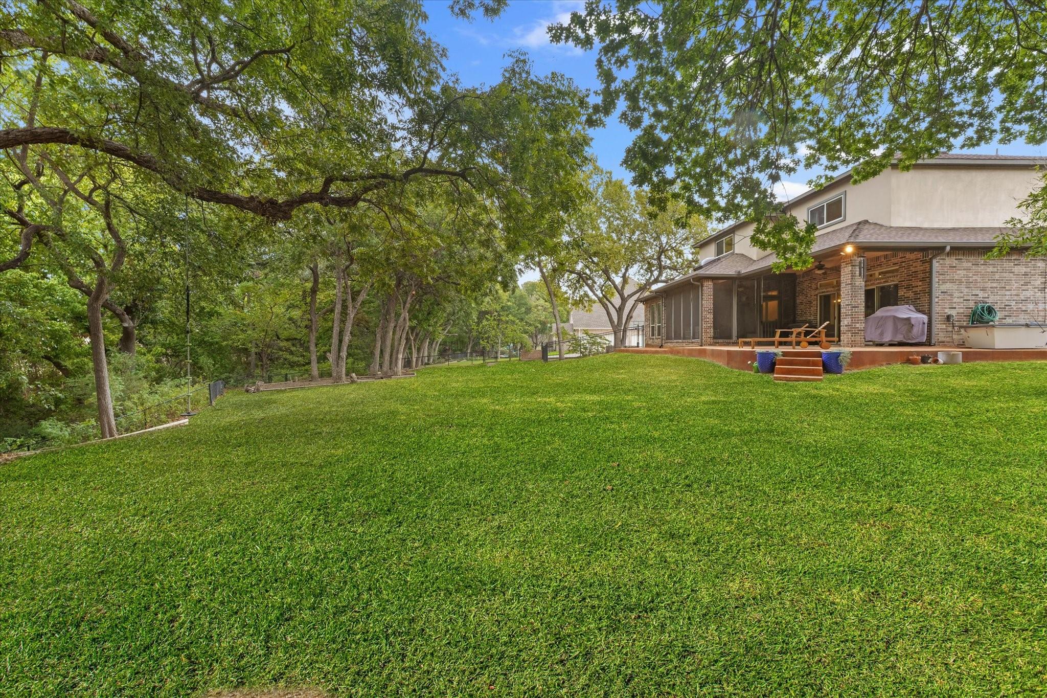 main property photo 32