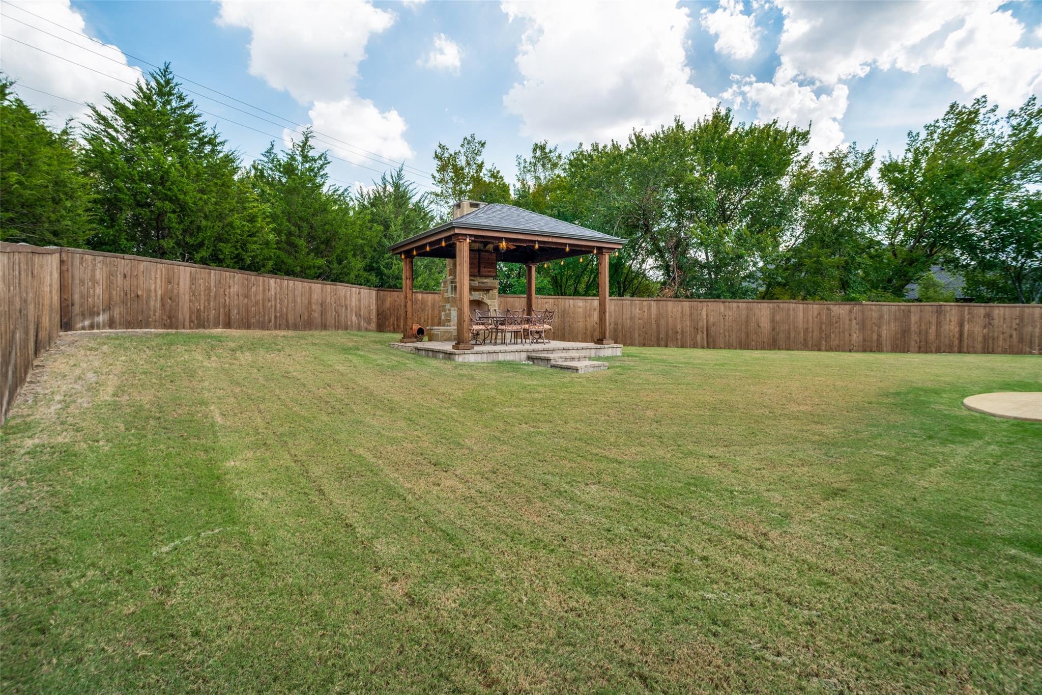 main property photo 23