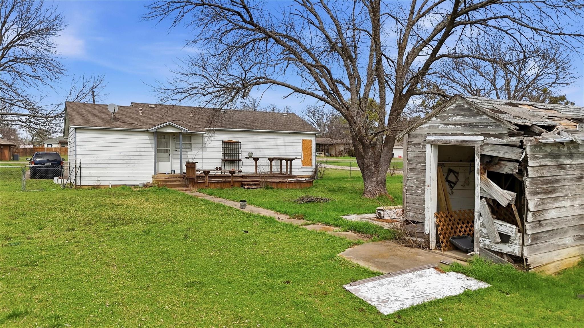 main property photo 11