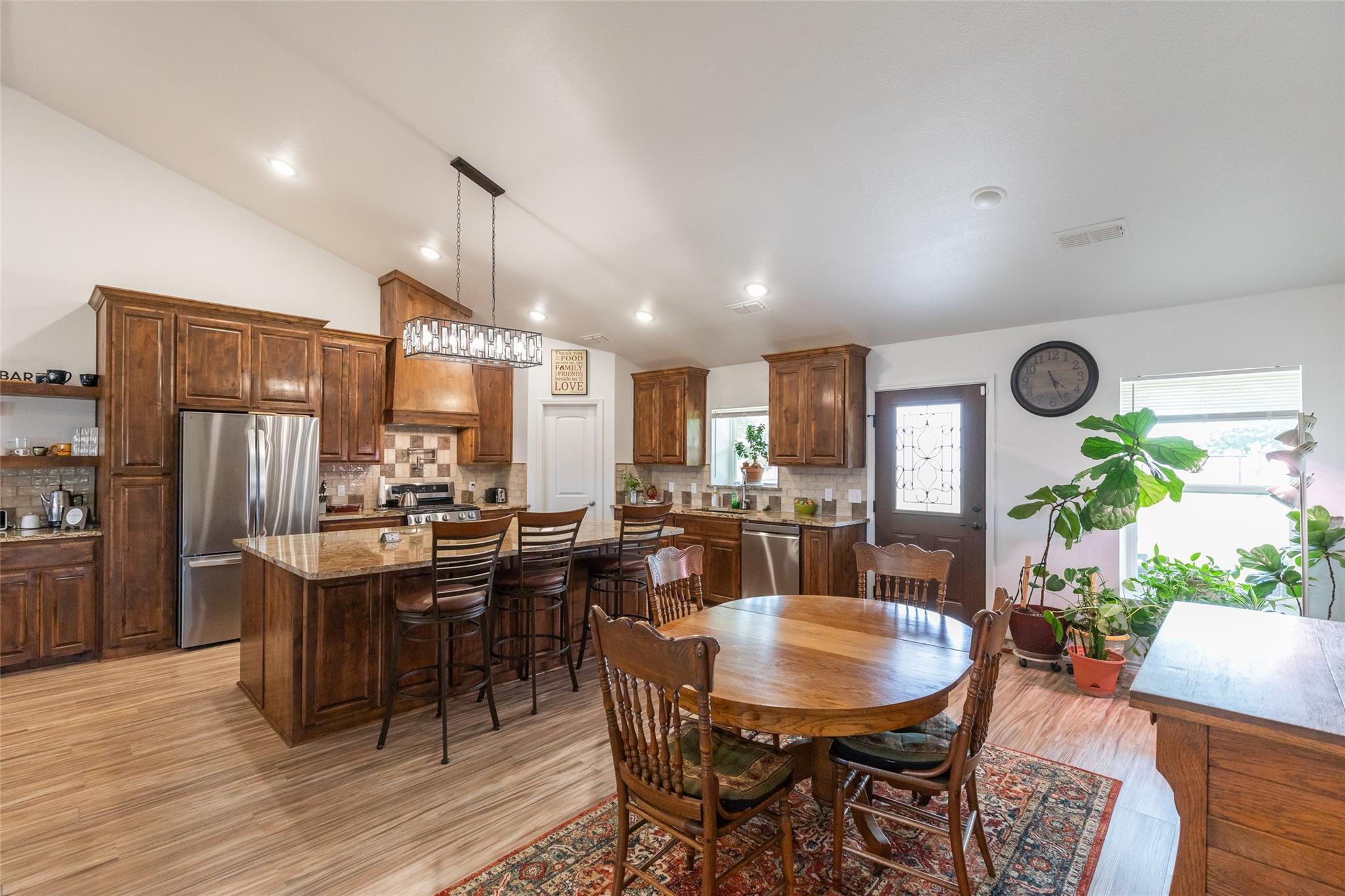 main property photo 13