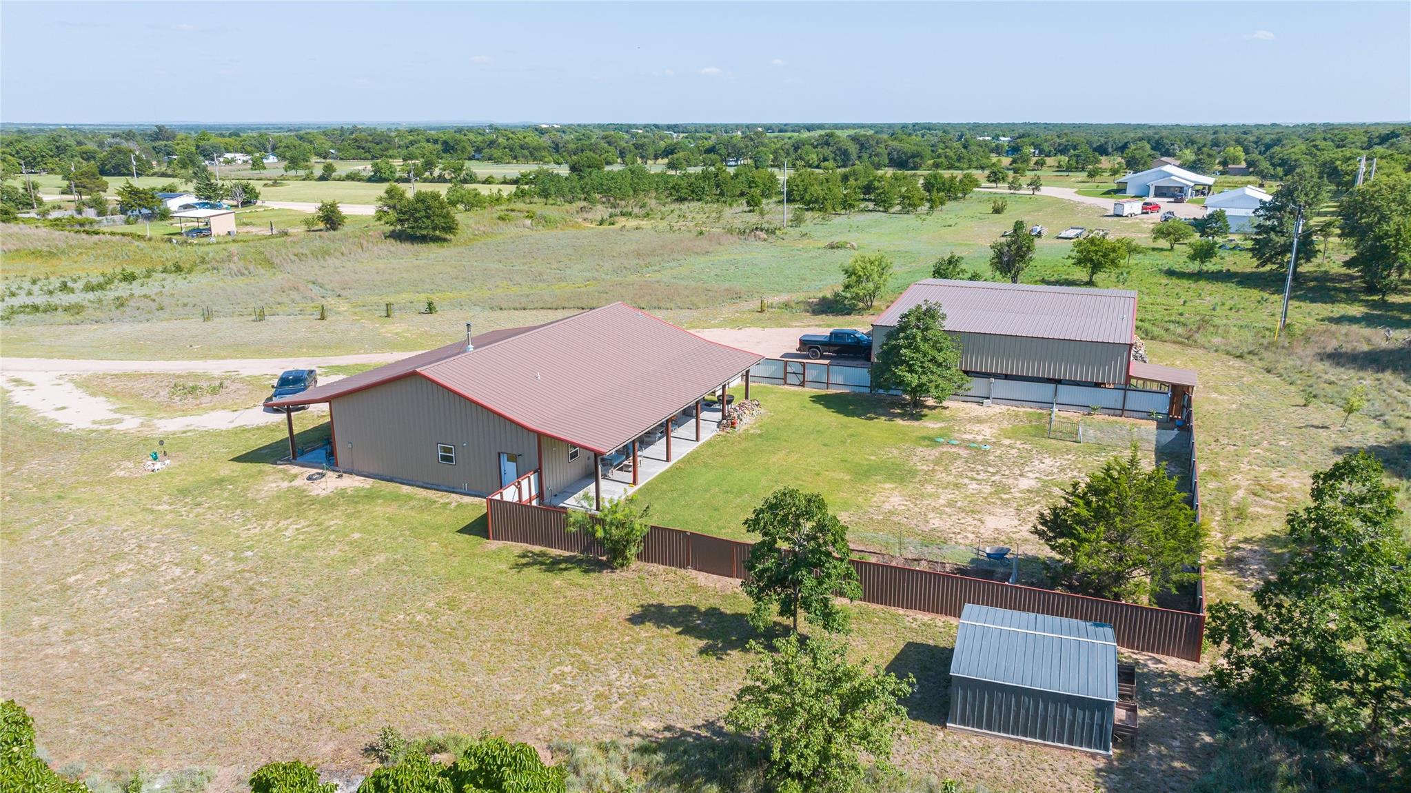 main property photo 3