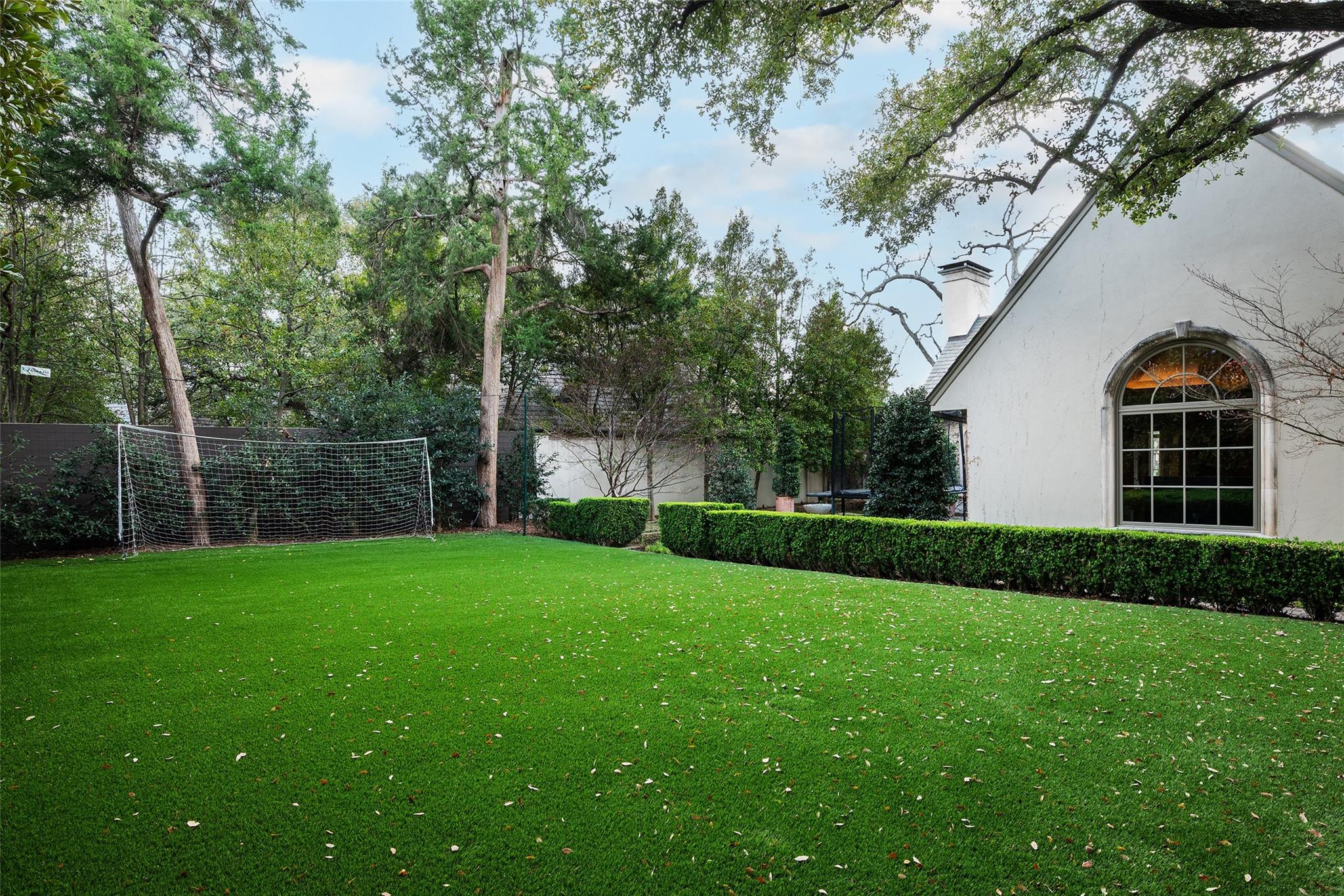 main property photo 34