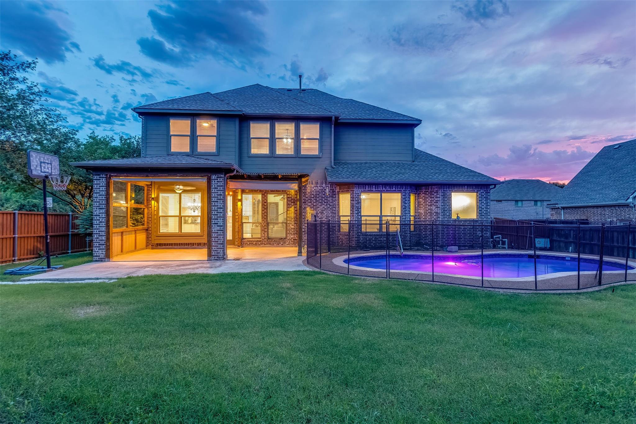 main property photo 28