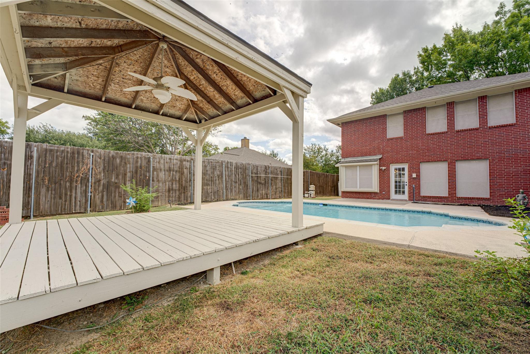 main property photo 33