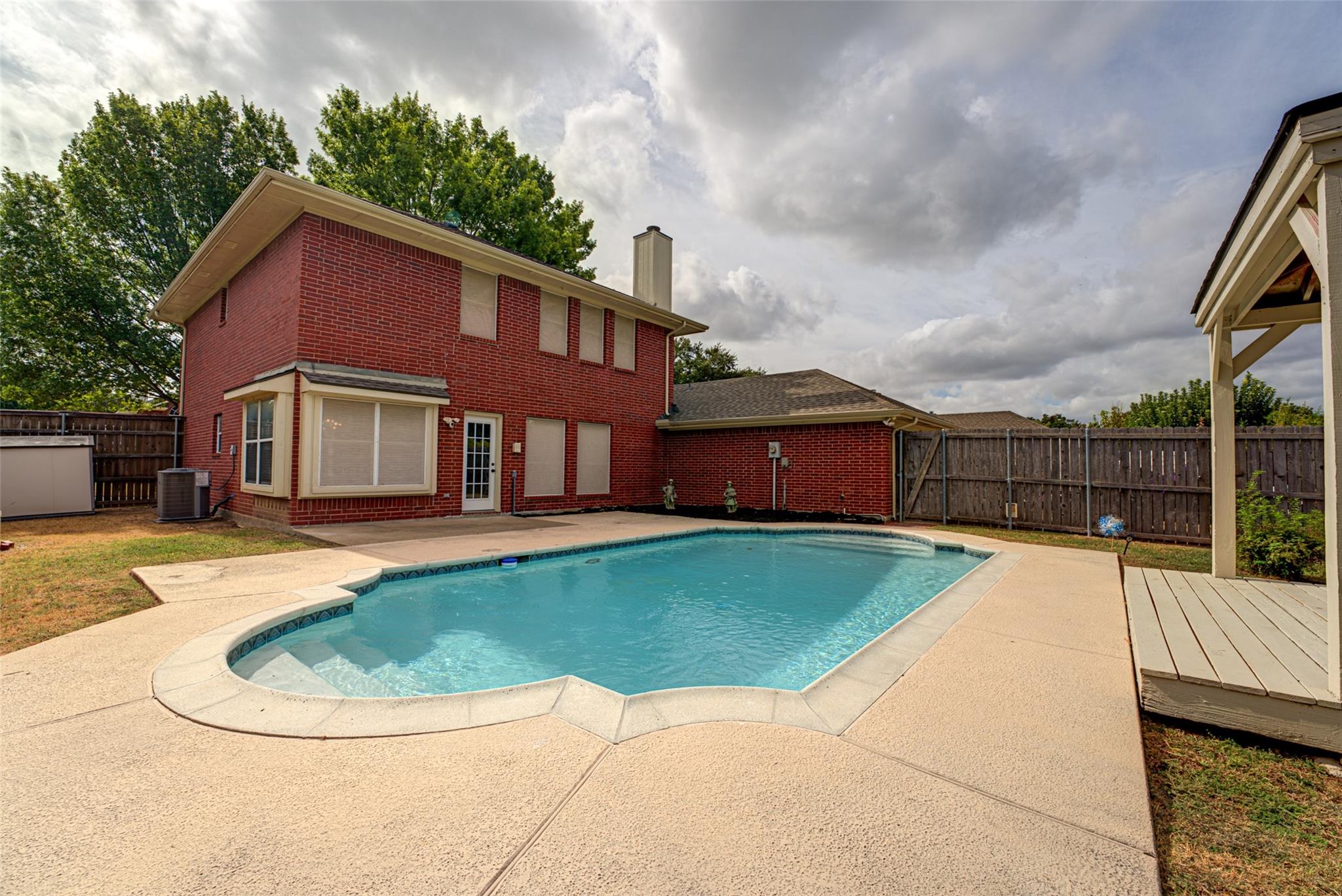 main property photo 34