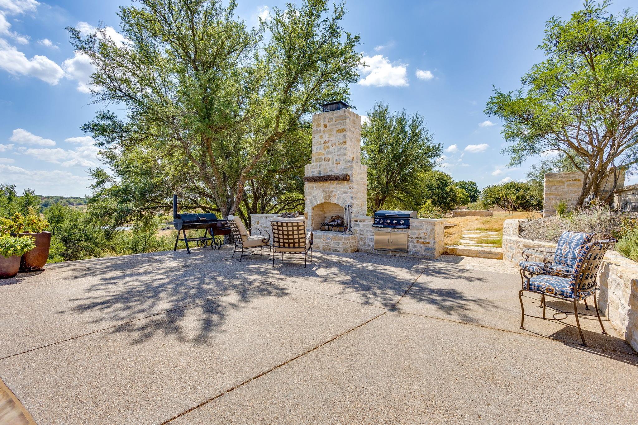 main property photo 25