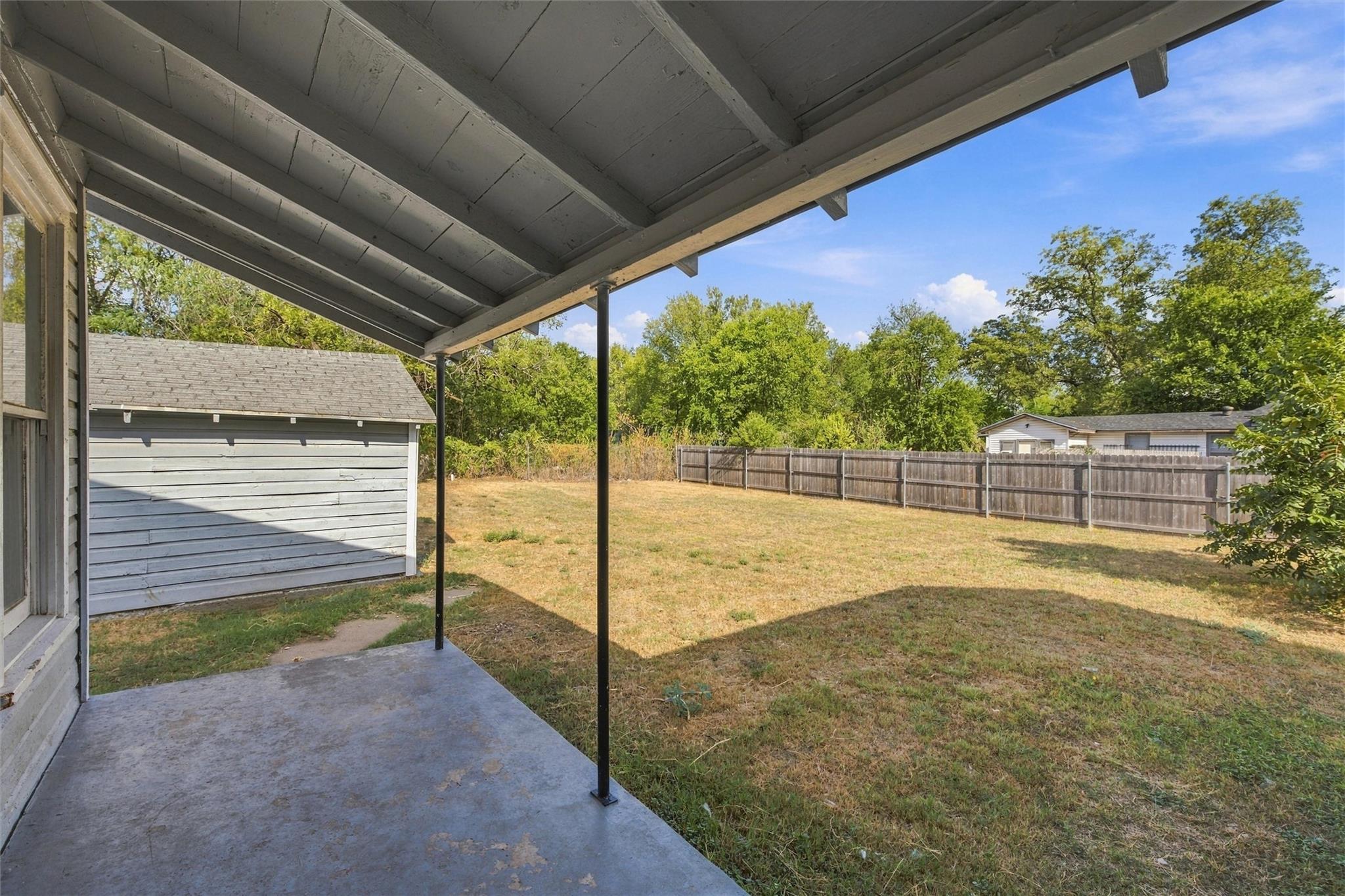 main property photo 11