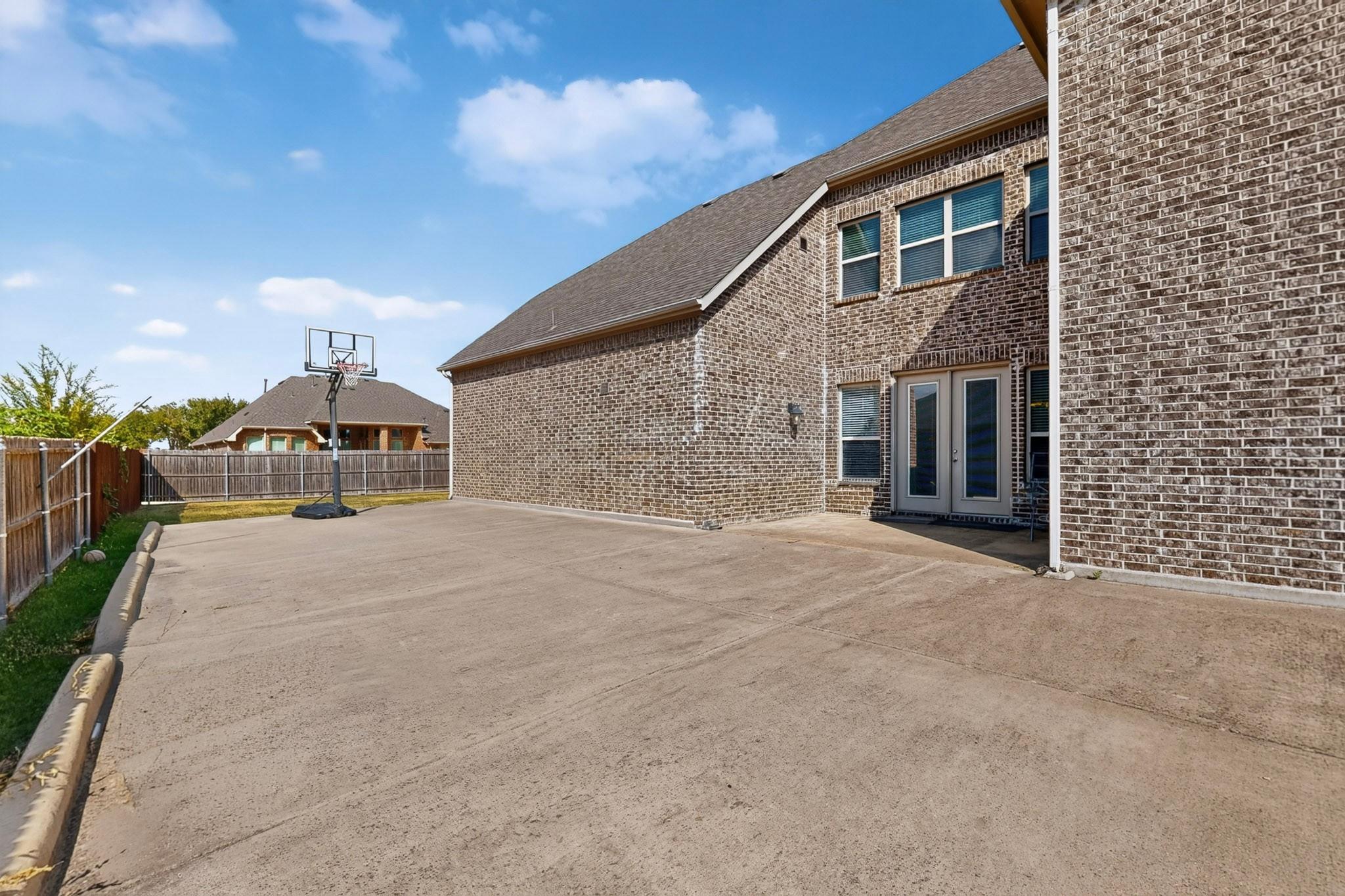 main property photo 34