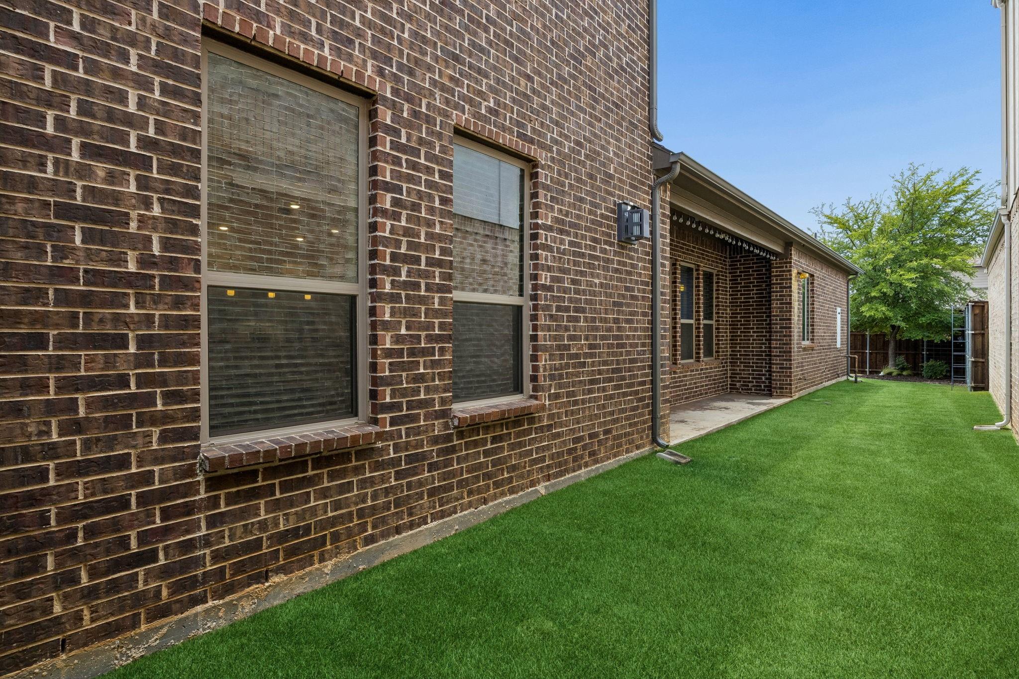 main property photo 31