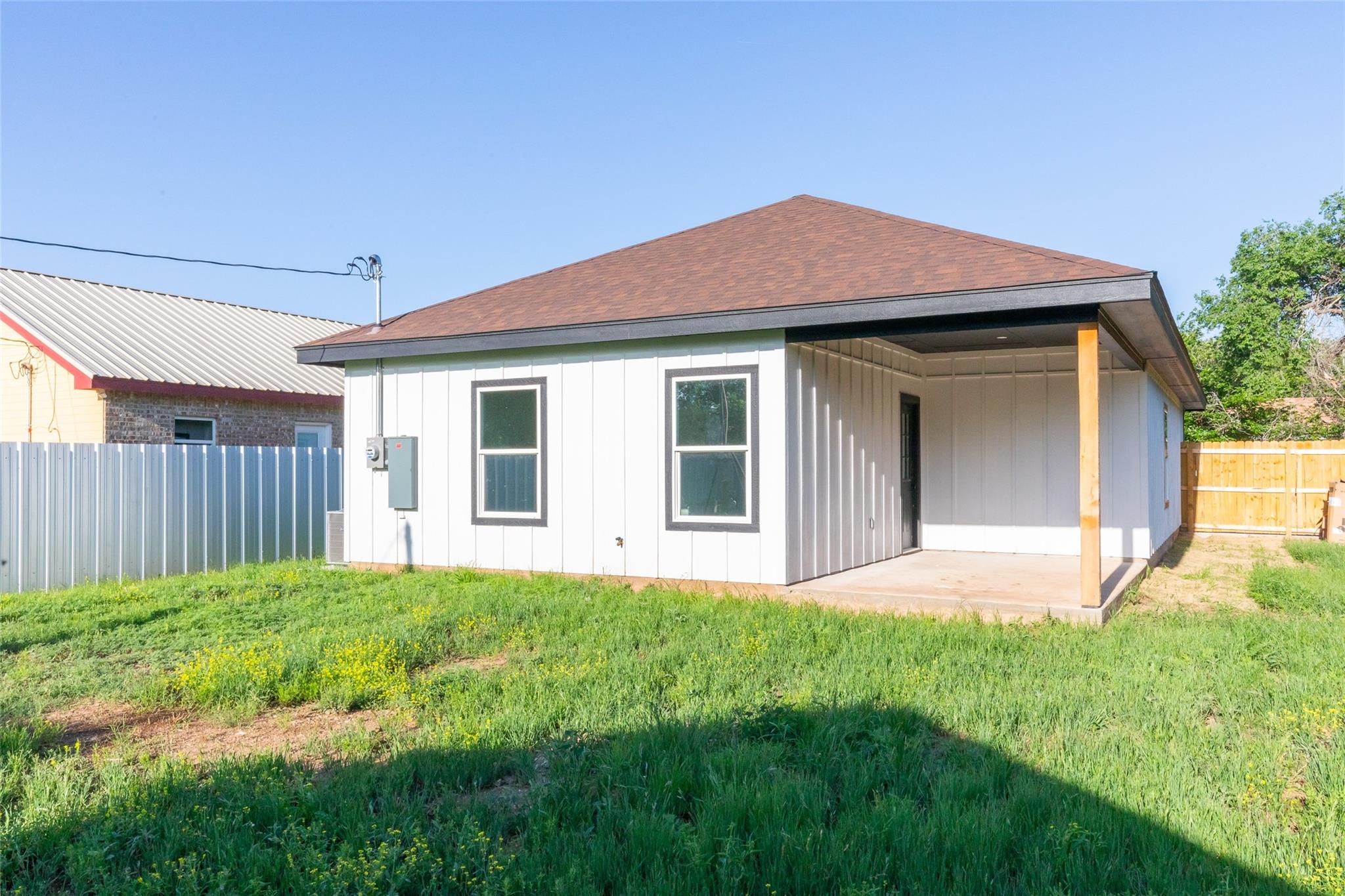 main property photo 15