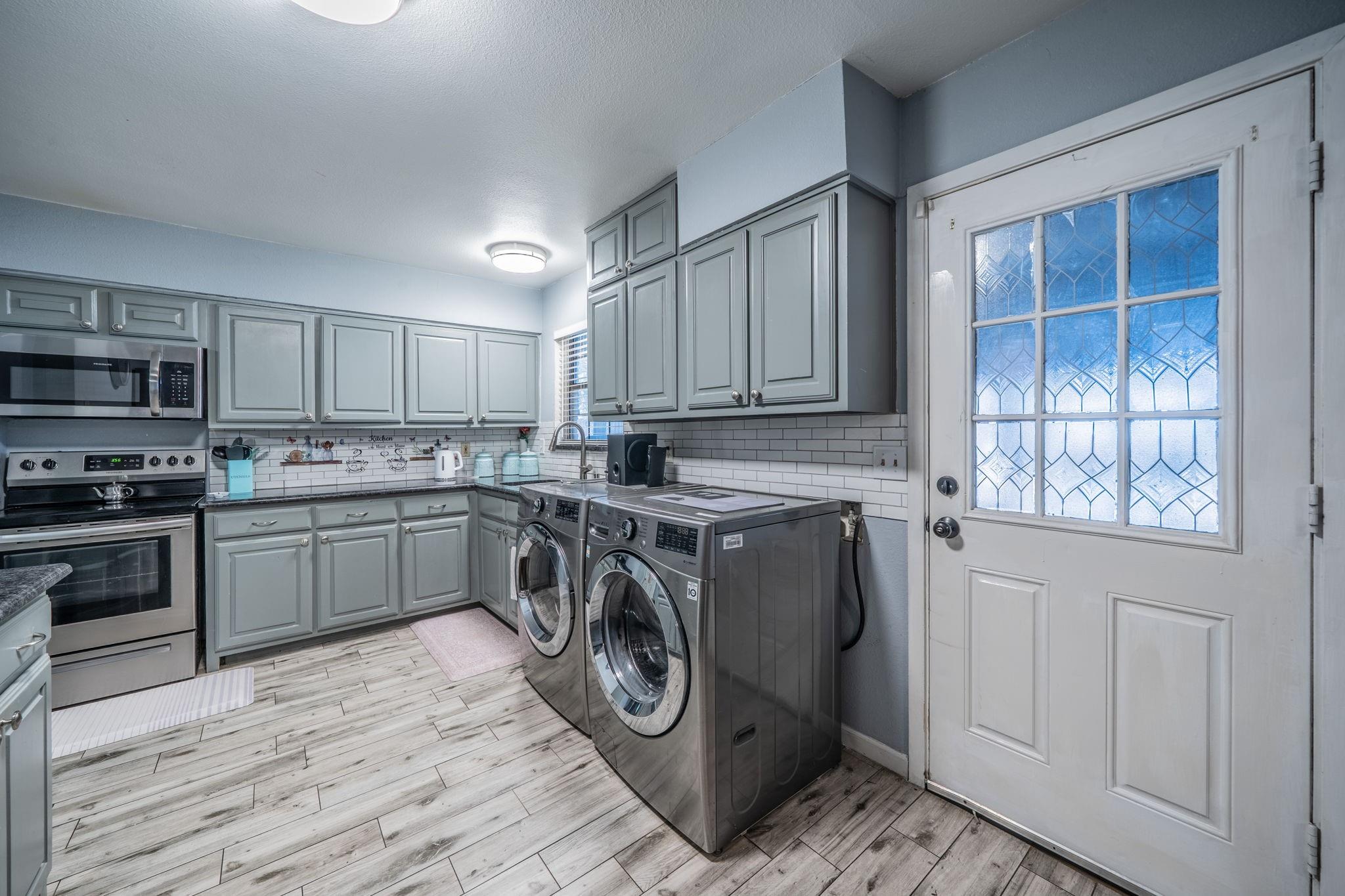 main property photo 4
