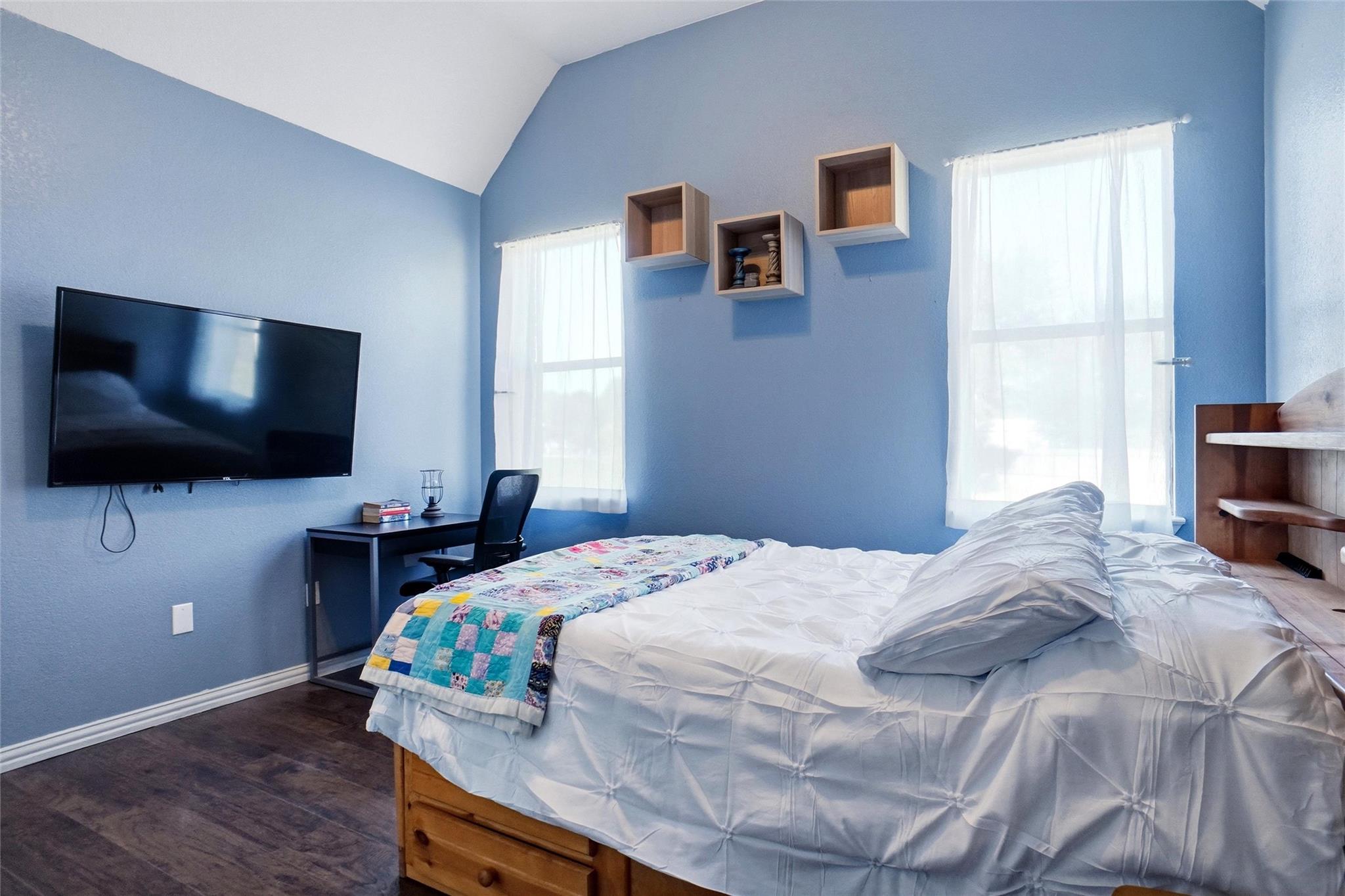 main property photo 20