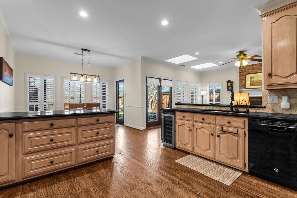 main property photo 9