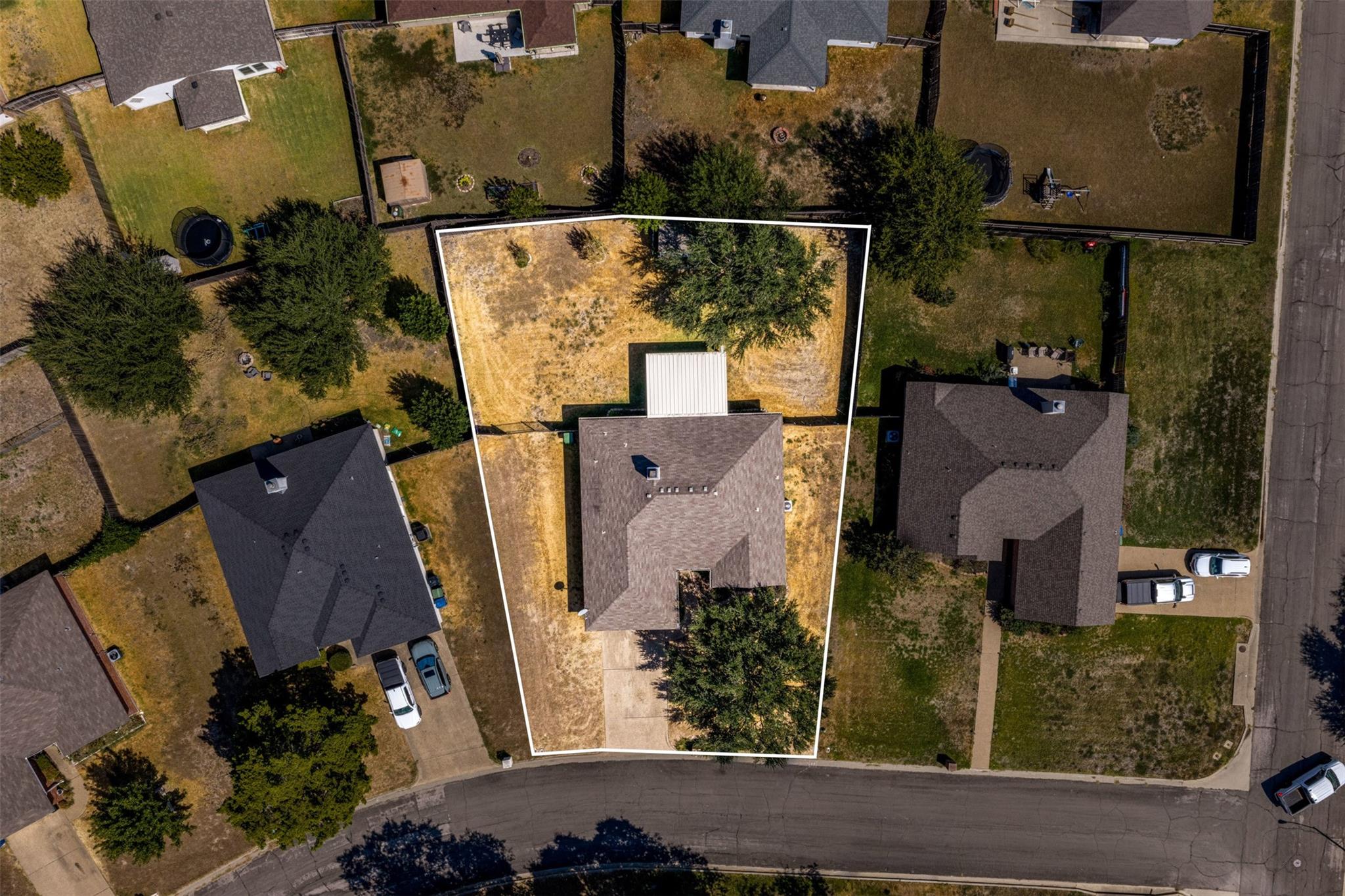 main property photo 34