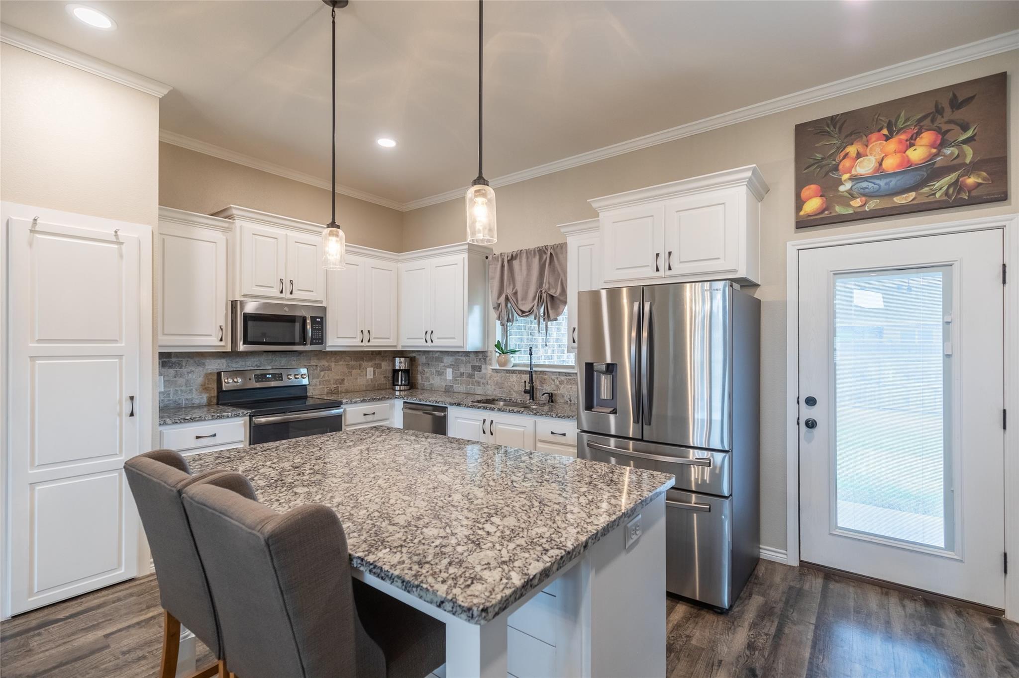 main property photo 15