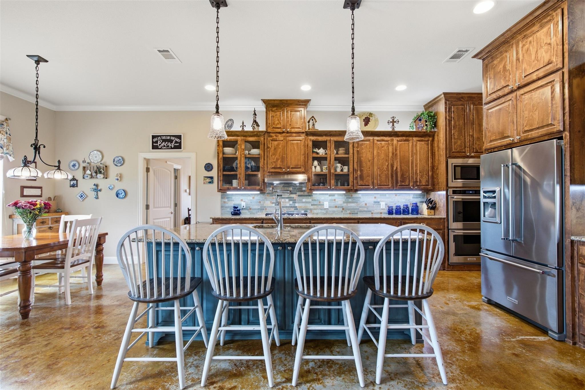 main property photo 5