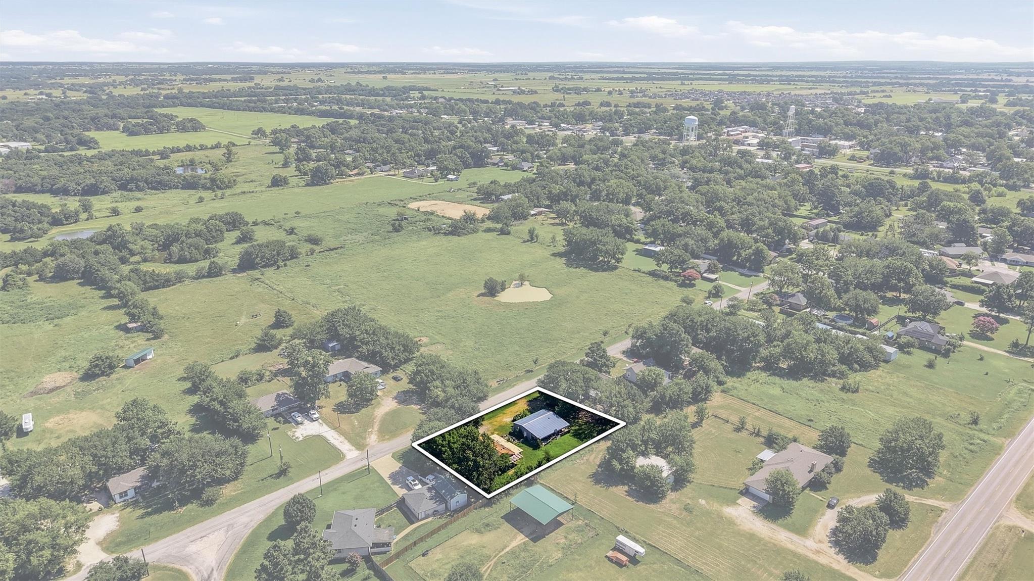main property photo 9