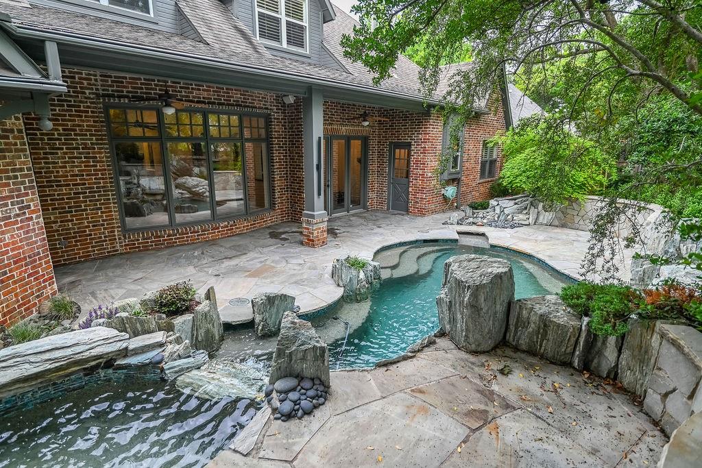 main property photo 35