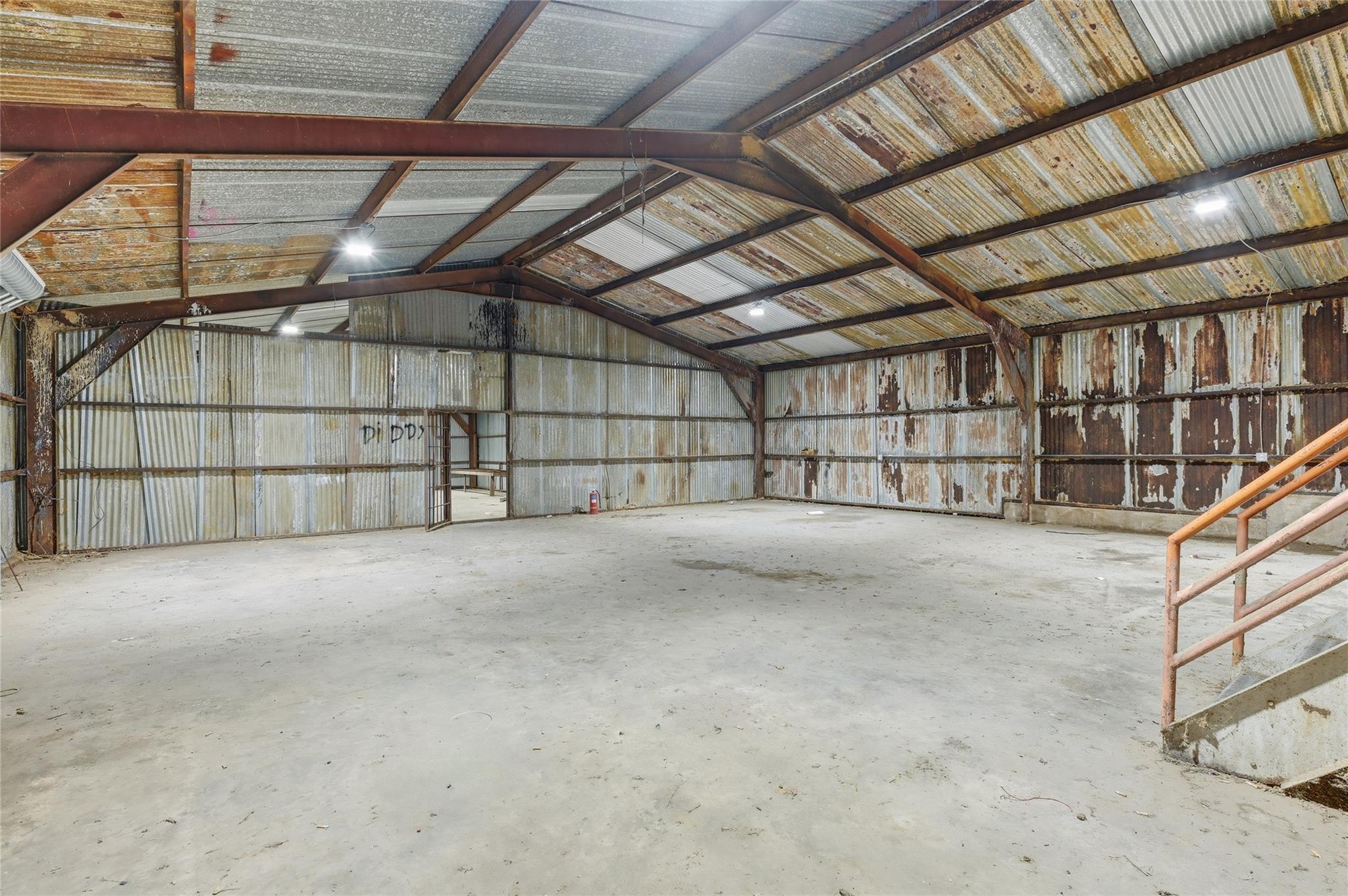 main property photo 14