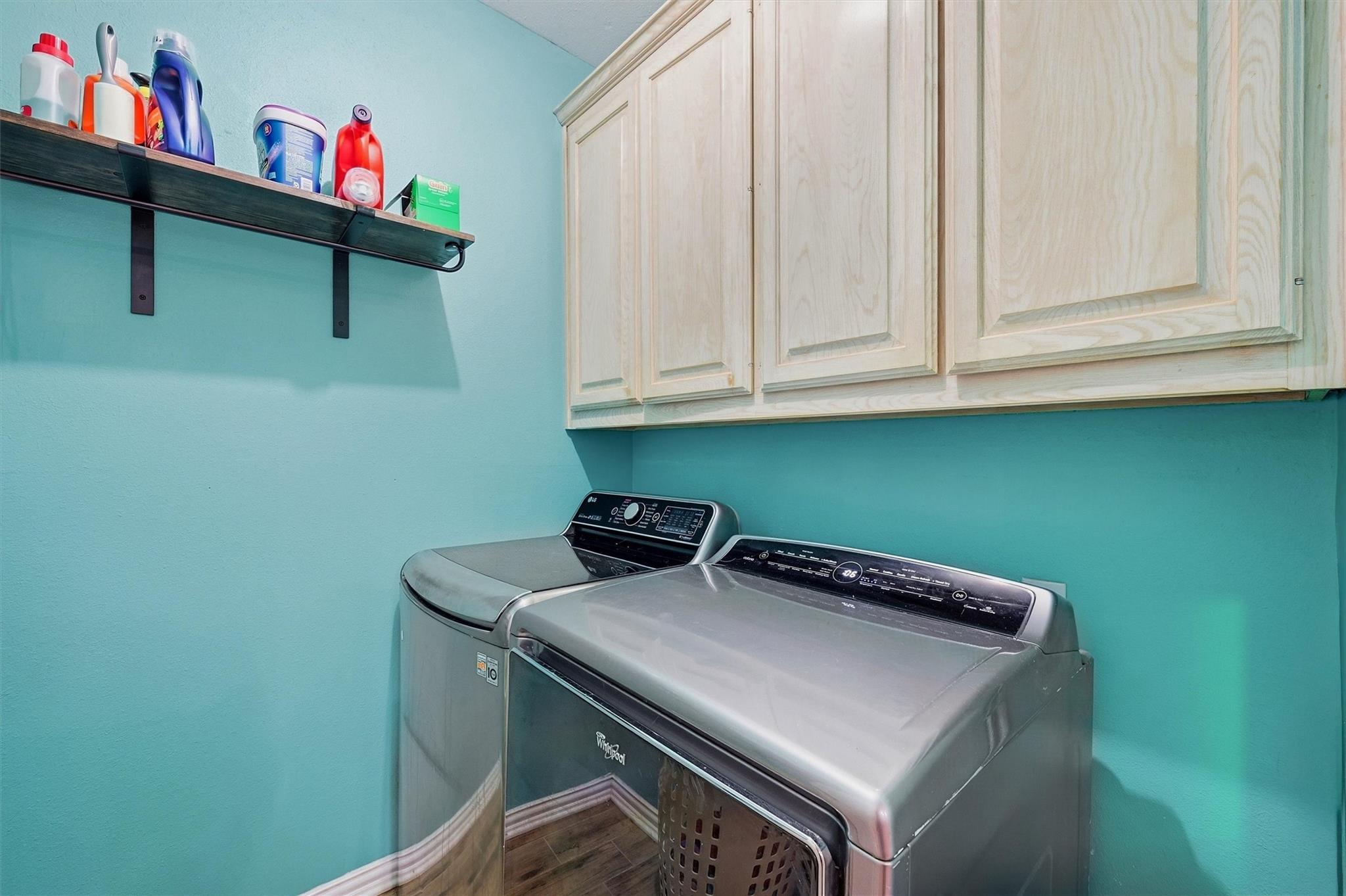 main property photo 28