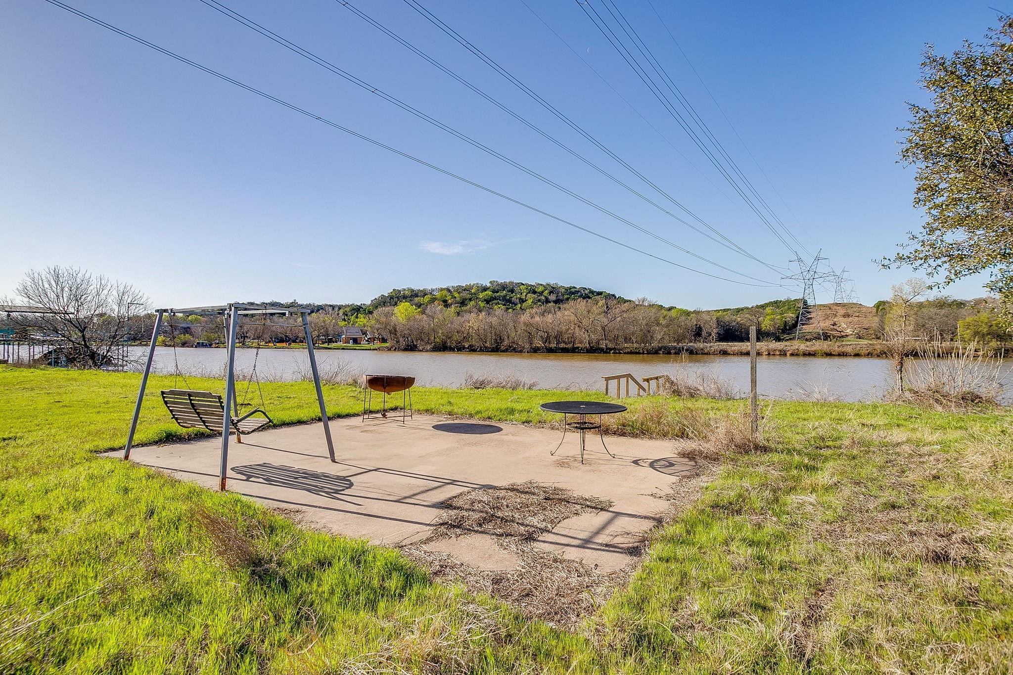 main property photo 6