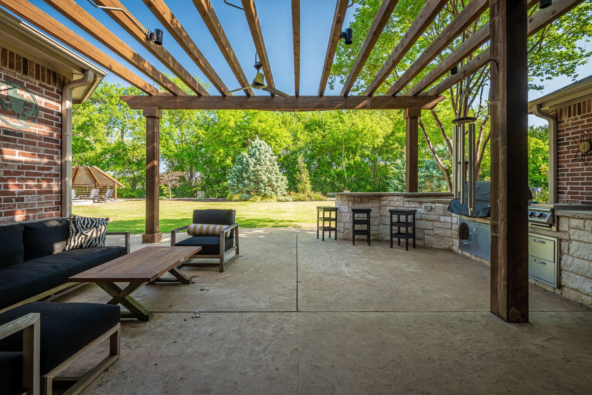 main property photo 33