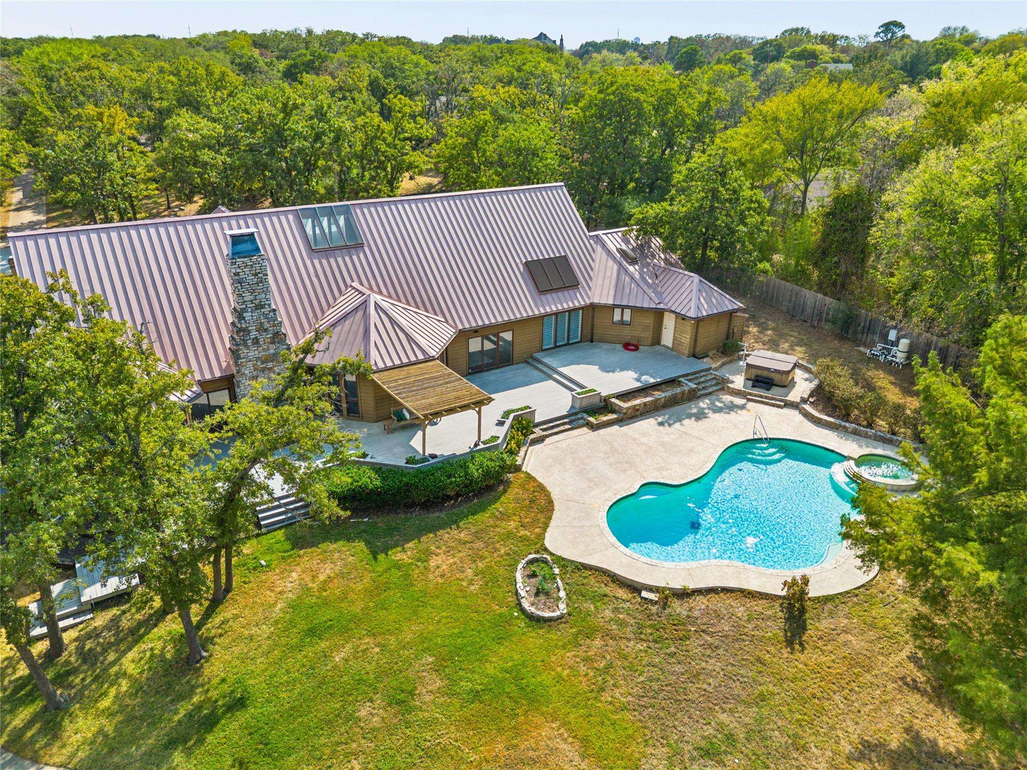 main property photo 29
