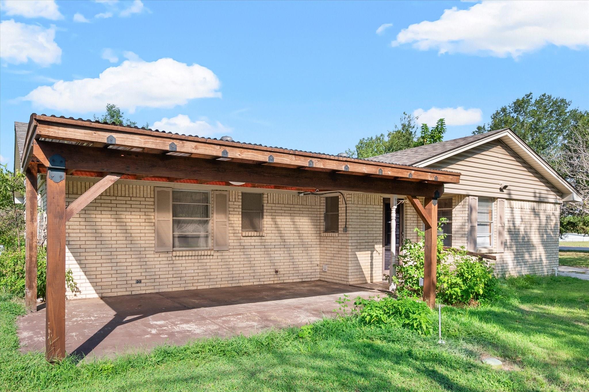 main property photo 10